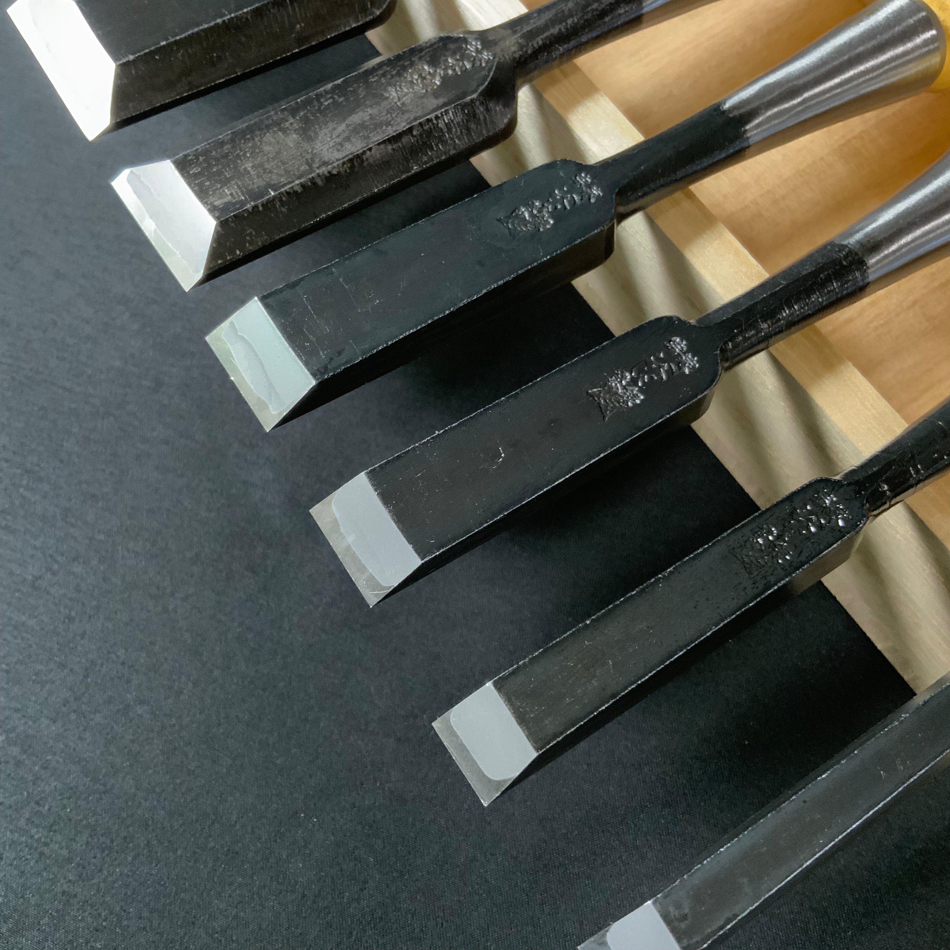 #5 Ouchi Bench chisels set Gumi Handle by Ouchi 4th generation 宗家大内 追入組鑿 グミ柄 桐箱付 四代目大内俊明作