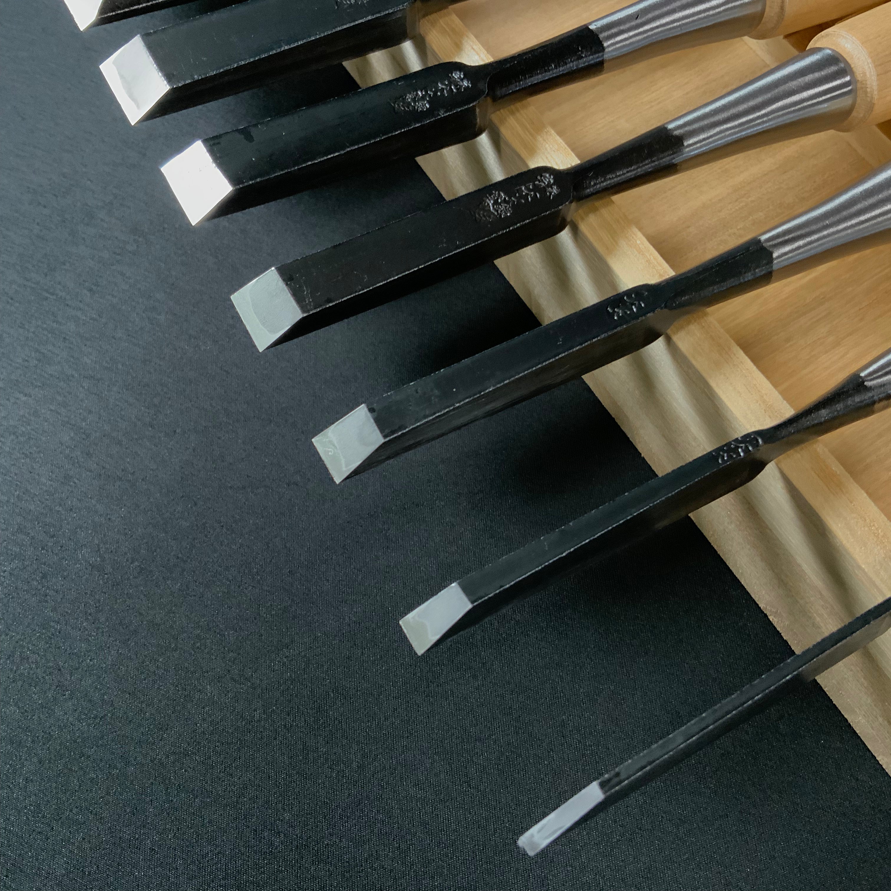 #3 Ouchi Bench chisels set by Ouchi 4th generation white Oak Handle 宗家大内 追入組鑿 芯持白樫柄 桐箱付 四代目大内俊明作