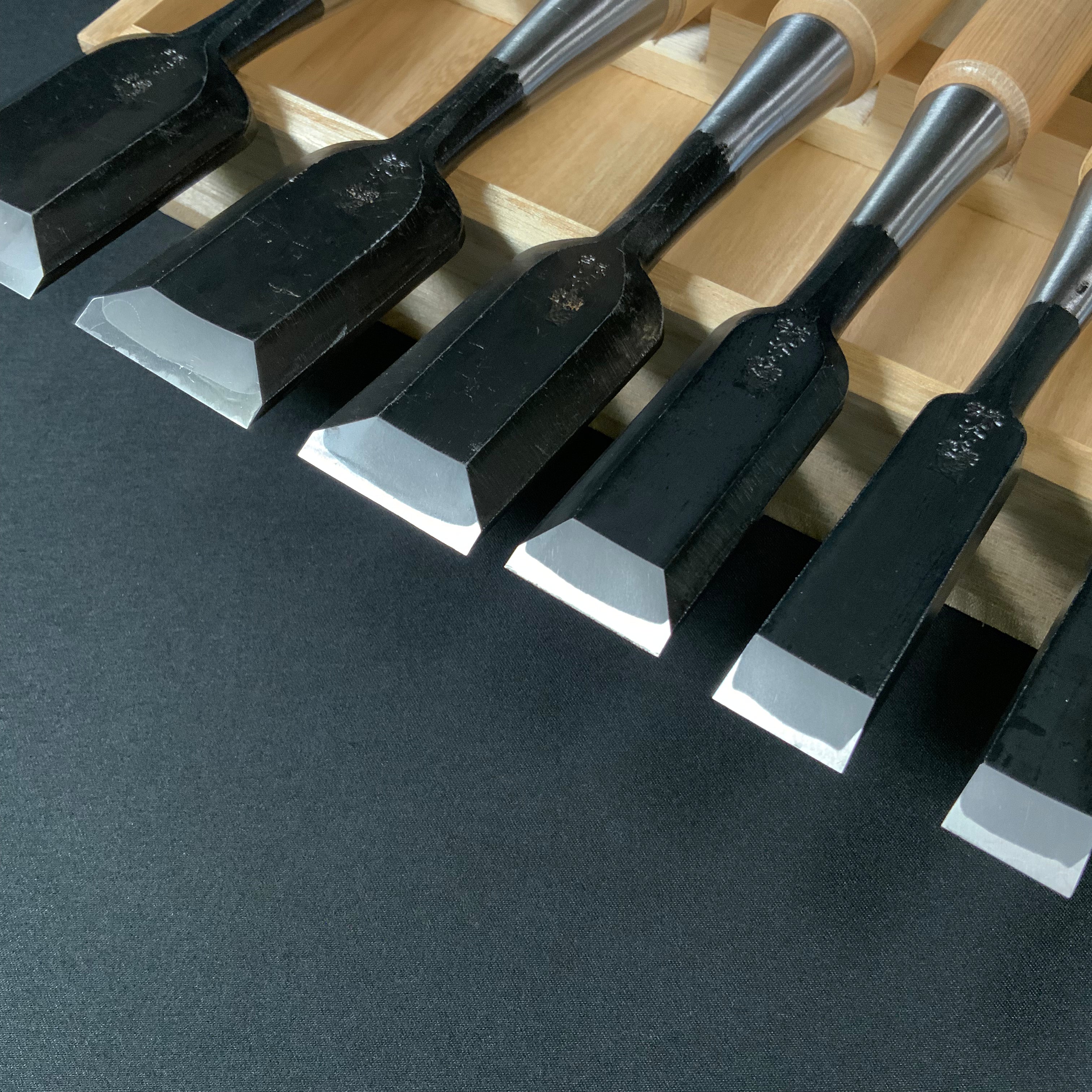 #3 Ouchi Bench chisels set by Ouchi 4th generation white Oak Handle 宗家大内 追入組鑿 芯持白樫柄 桐箱付 四代目大内俊明作