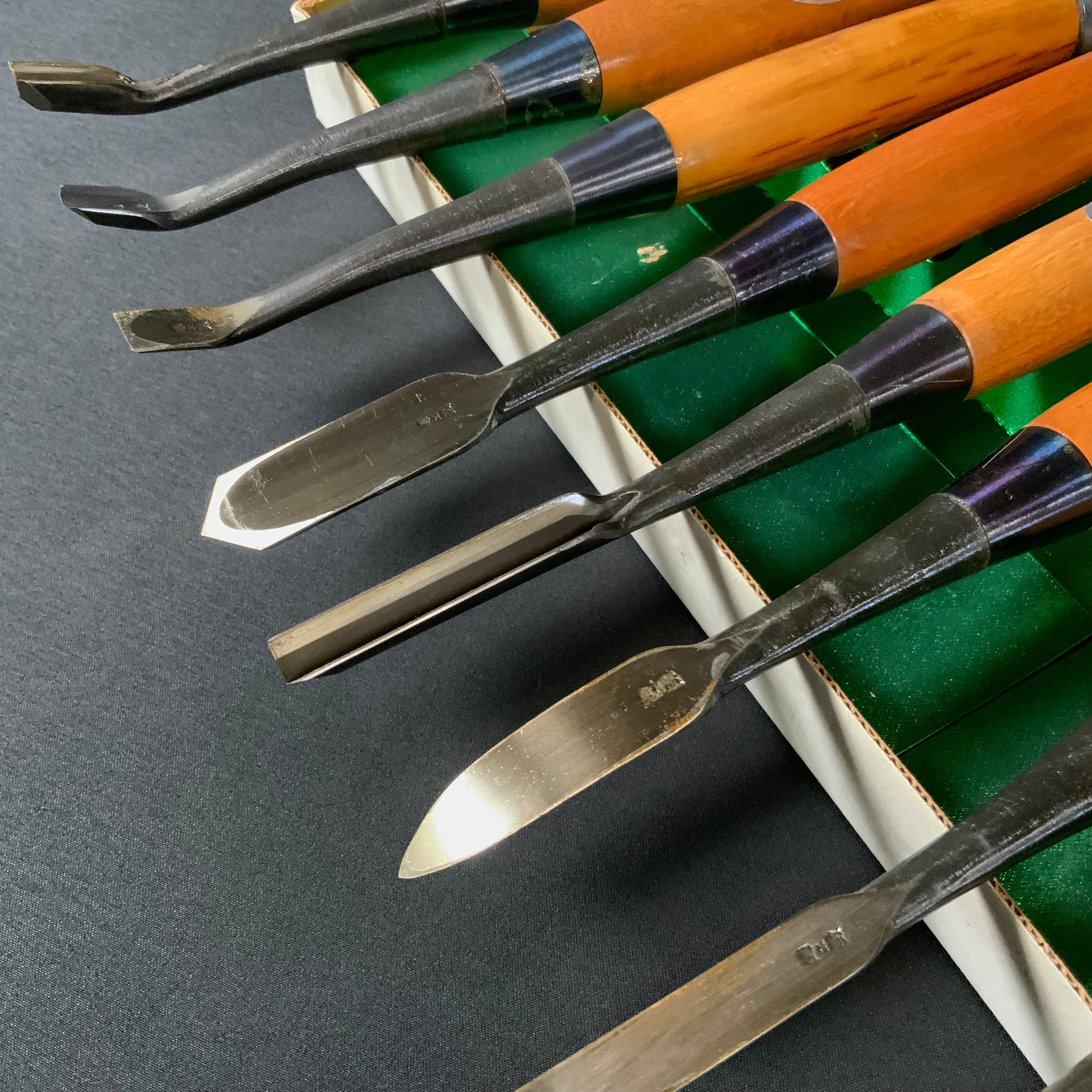 掘出し物 陣太鼓 本職用 木彫鑿 12本組 Old stock Jindaiko Wood Carving Chisels Set of 12pc㍶