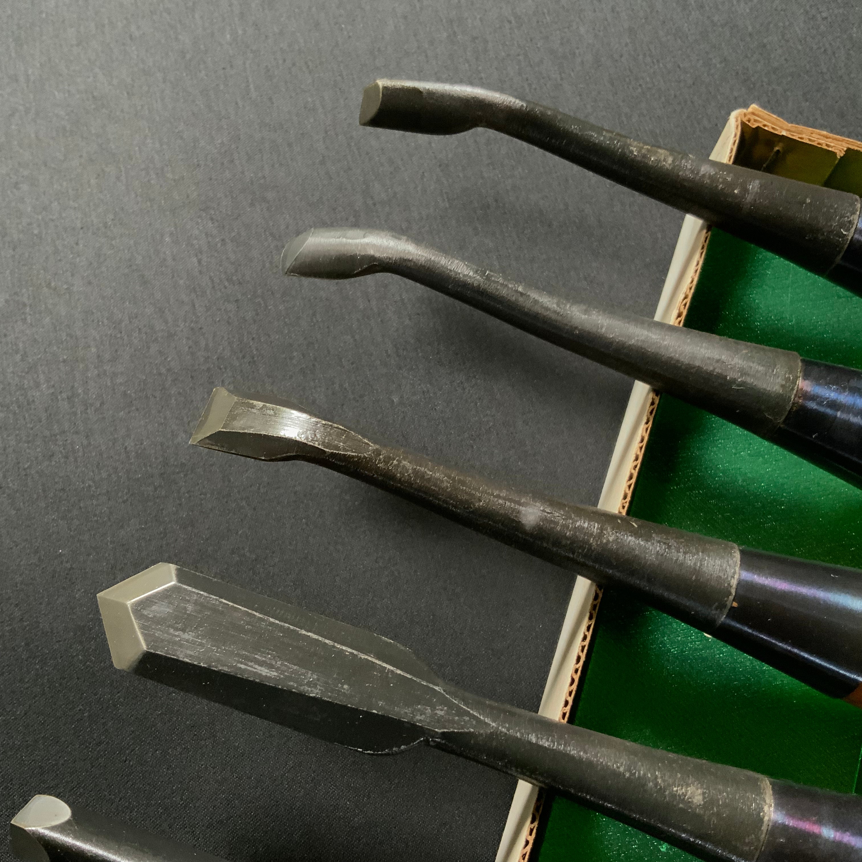 掘出し物 陣太鼓 本職用 木彫鑿 12本組 Old stock Jindaiko Wood Carving Chisels Set of 12pc㍶