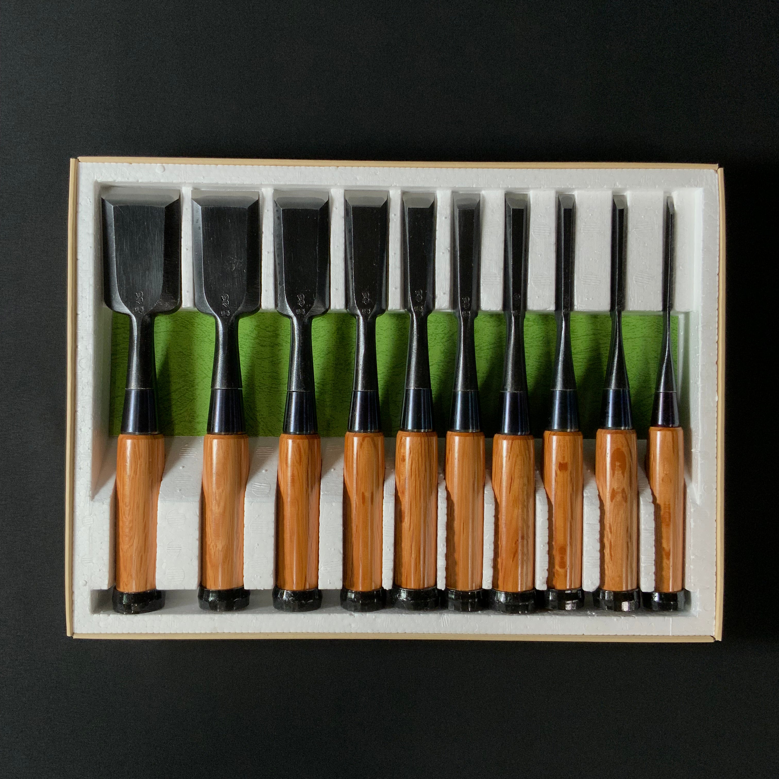 かず弘 追入10本組鑿 Kazuhiro Bench chisels set by Endou Kazuo (Oiirenomi)