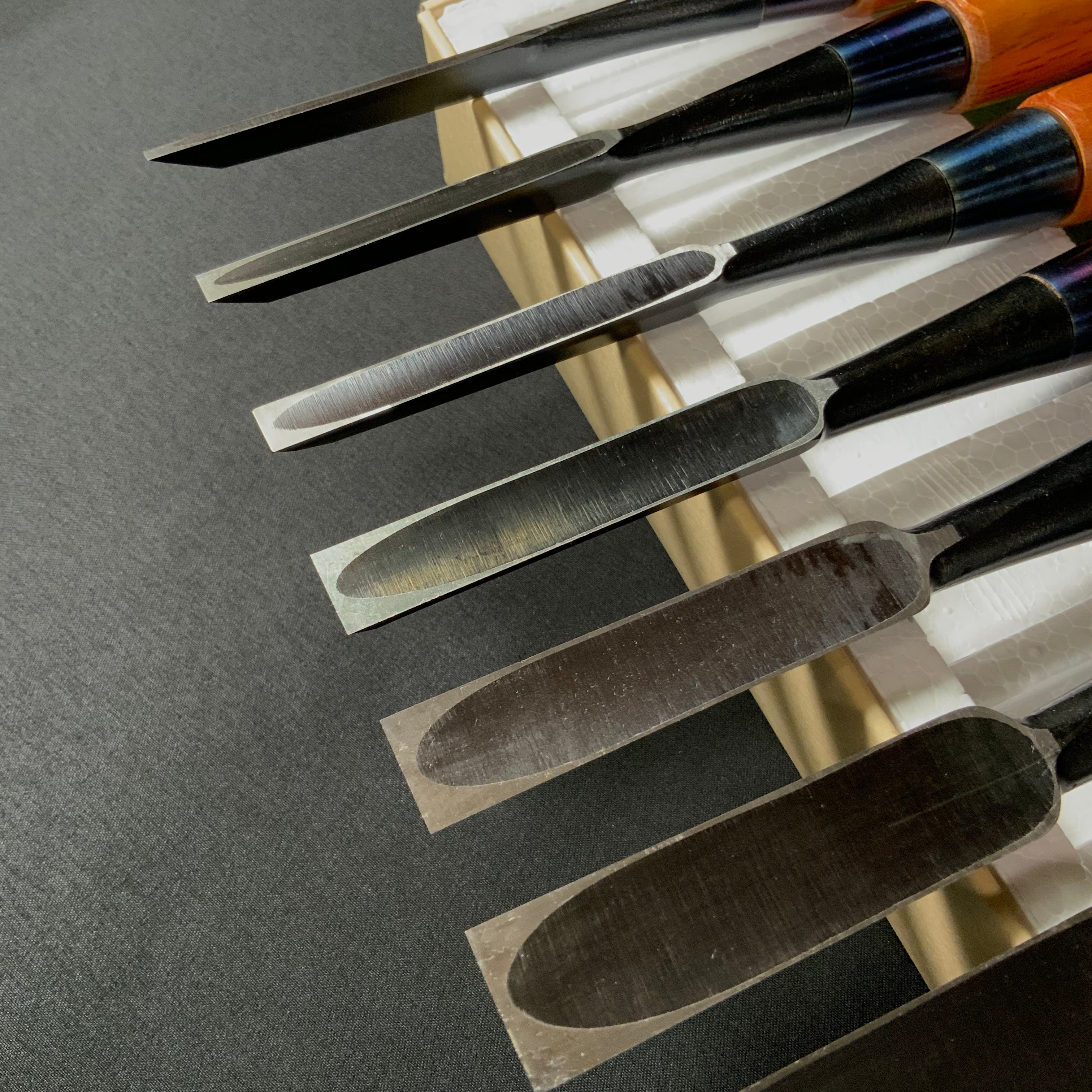 かず弘 追入10本組鑿 Kazuhiro Bench chisels set by Endou Kazuo (Oiirenomi)