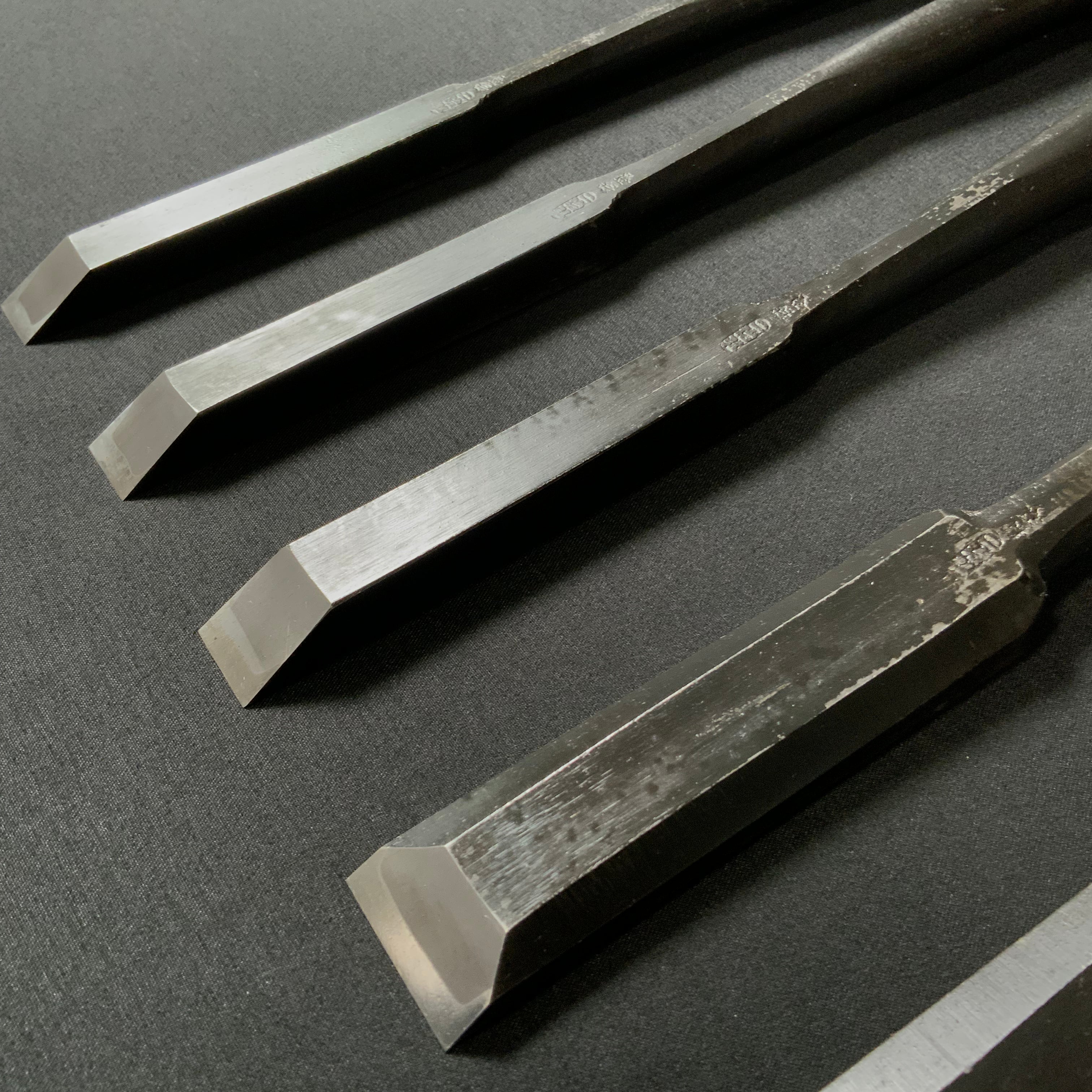 二治弘 穴屋鑿 今井忠太郎作 Nijihiro Slick Chisels by Chuutarou Imai
