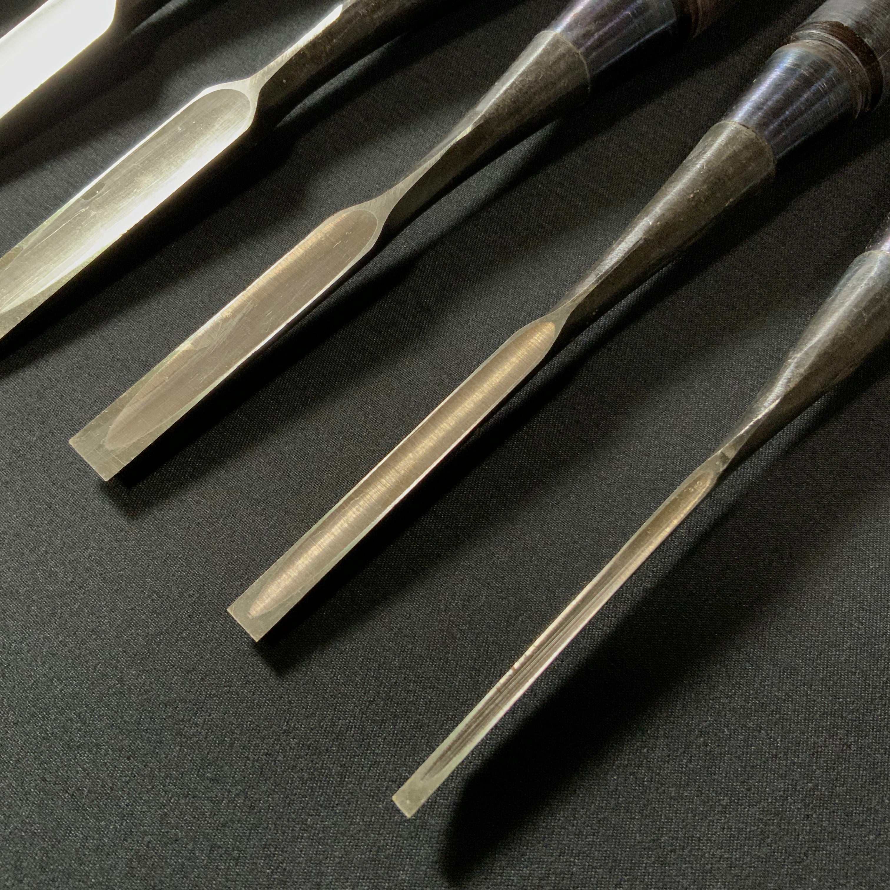 Old stock Takashiba Bench chisels set (Oirenomi) with evony handles 掘り出し物 高芝 追入組鑿 白紙鋼