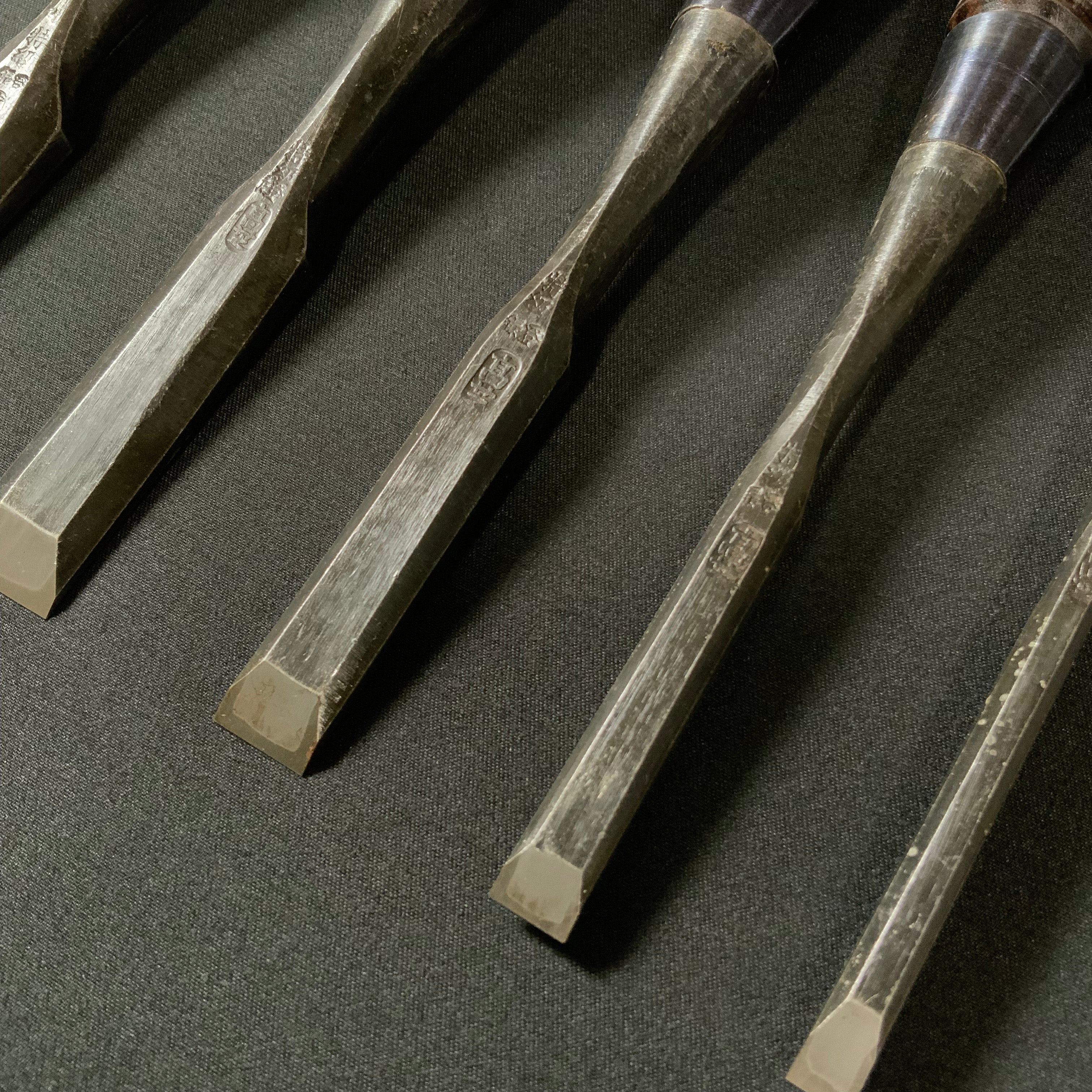Old stock Takashiba Bench chisels set (Oirenomi) with evony handles 掘り出し物 高芝 追入組鑿 白紙鋼