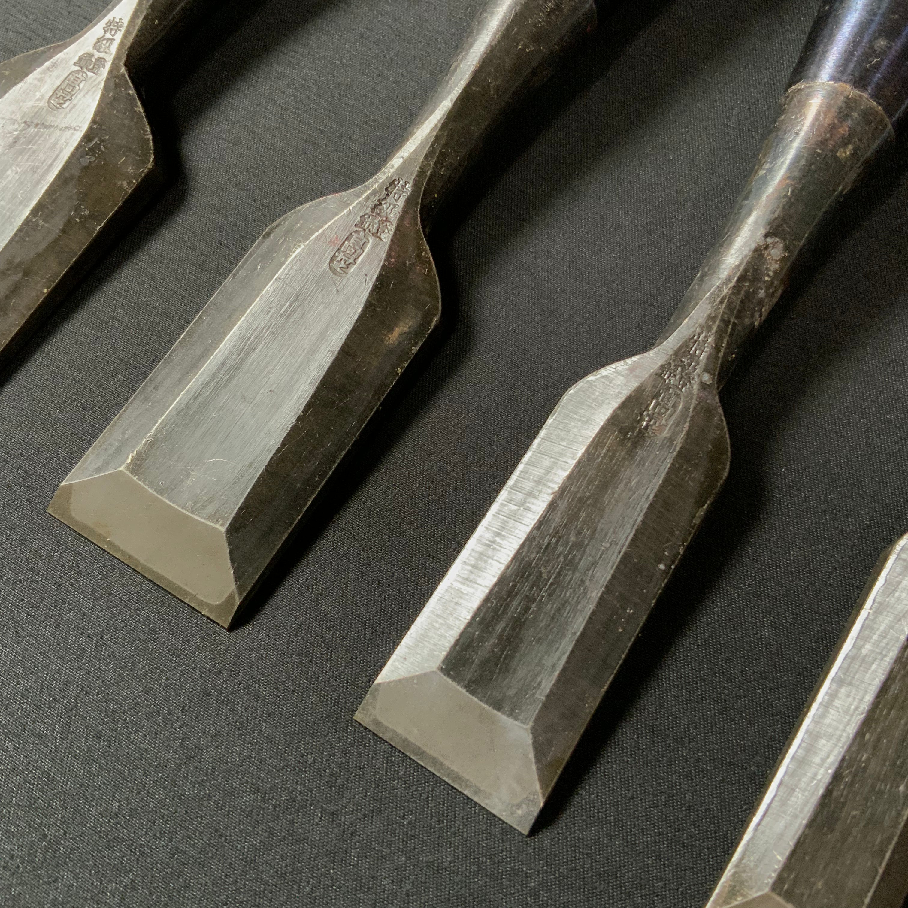 Old stock Takashiba Bench chisels set (Oirenomi) with evony handles 掘り出し物 高芝 追入組鑿 白紙鋼