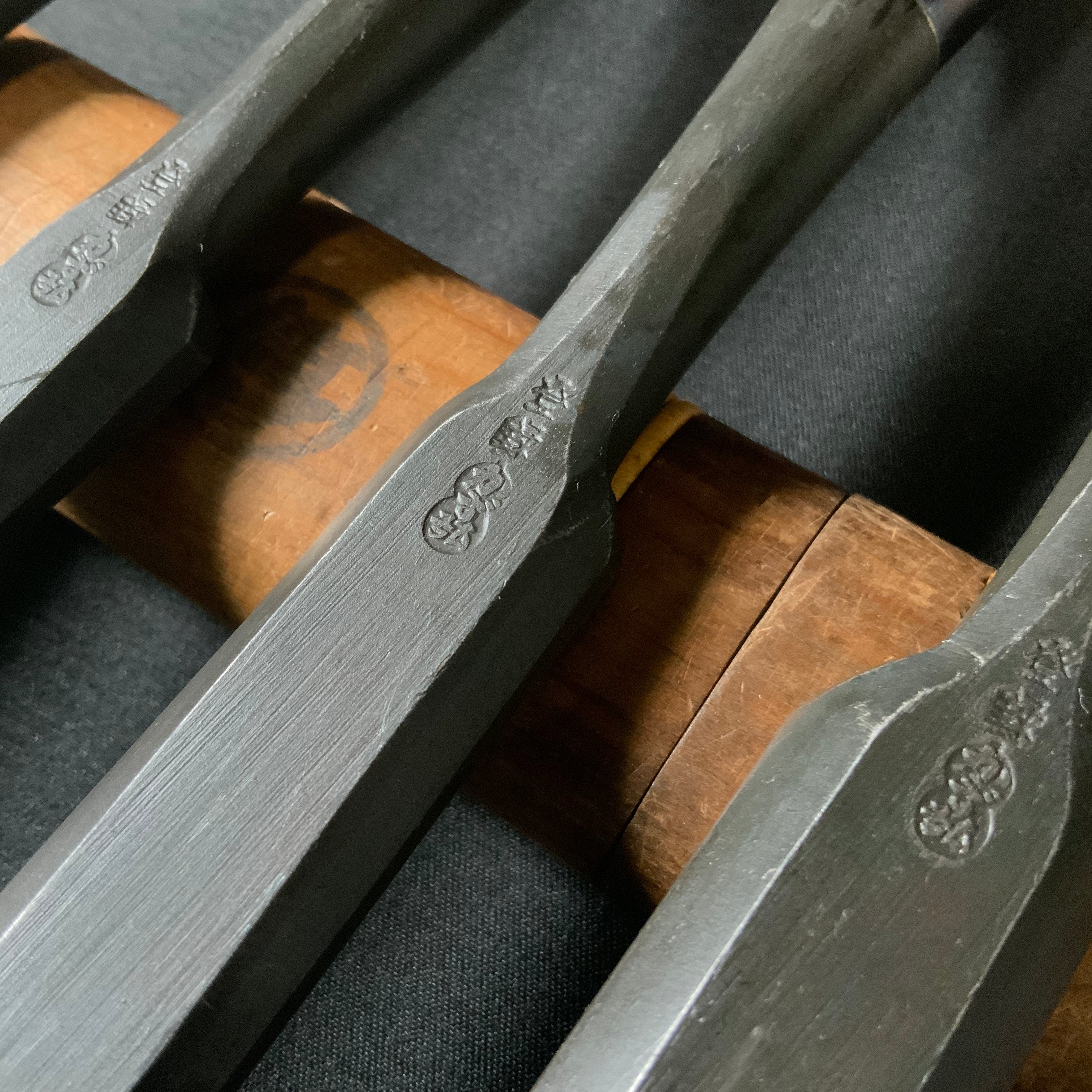 かず弘 三つ裏追入鑿 遠藤一雄作 Kazuhiro Bench chisels by Endou Kazuo