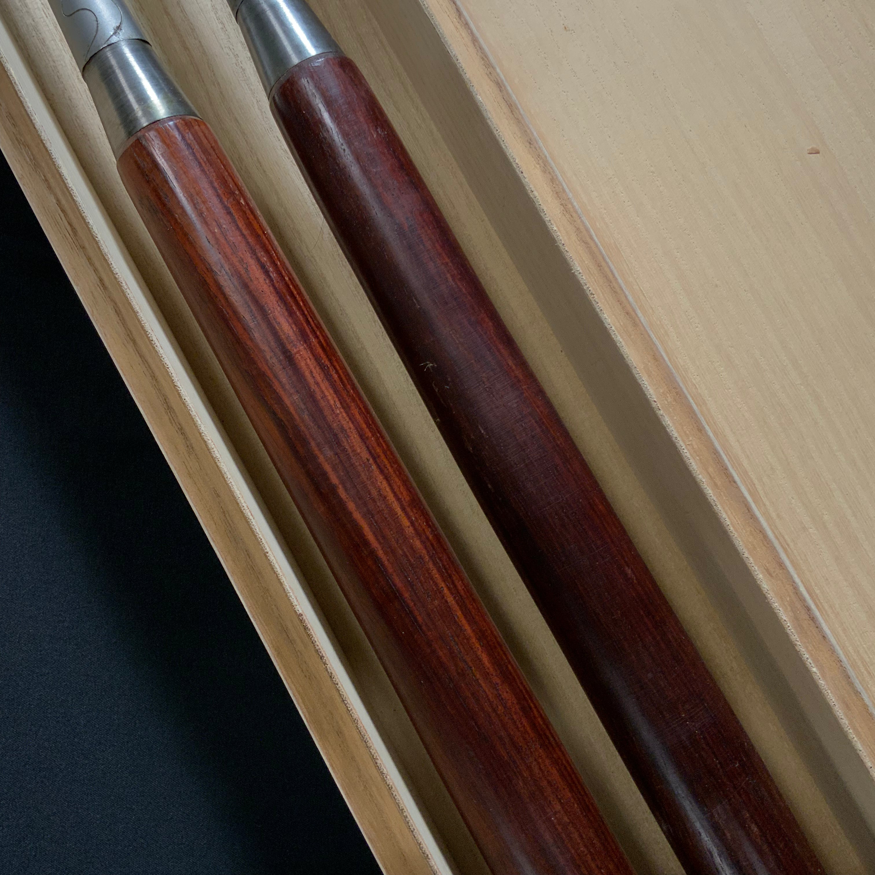 Old stock Hon-Nobukuni Slick Chisels set with Dragon and Tiger Carving 掘出し物 本信國 龍虎彫 本突き組鑿 48,24mm Ootsuki-nomi, Hontsuki-Nomi