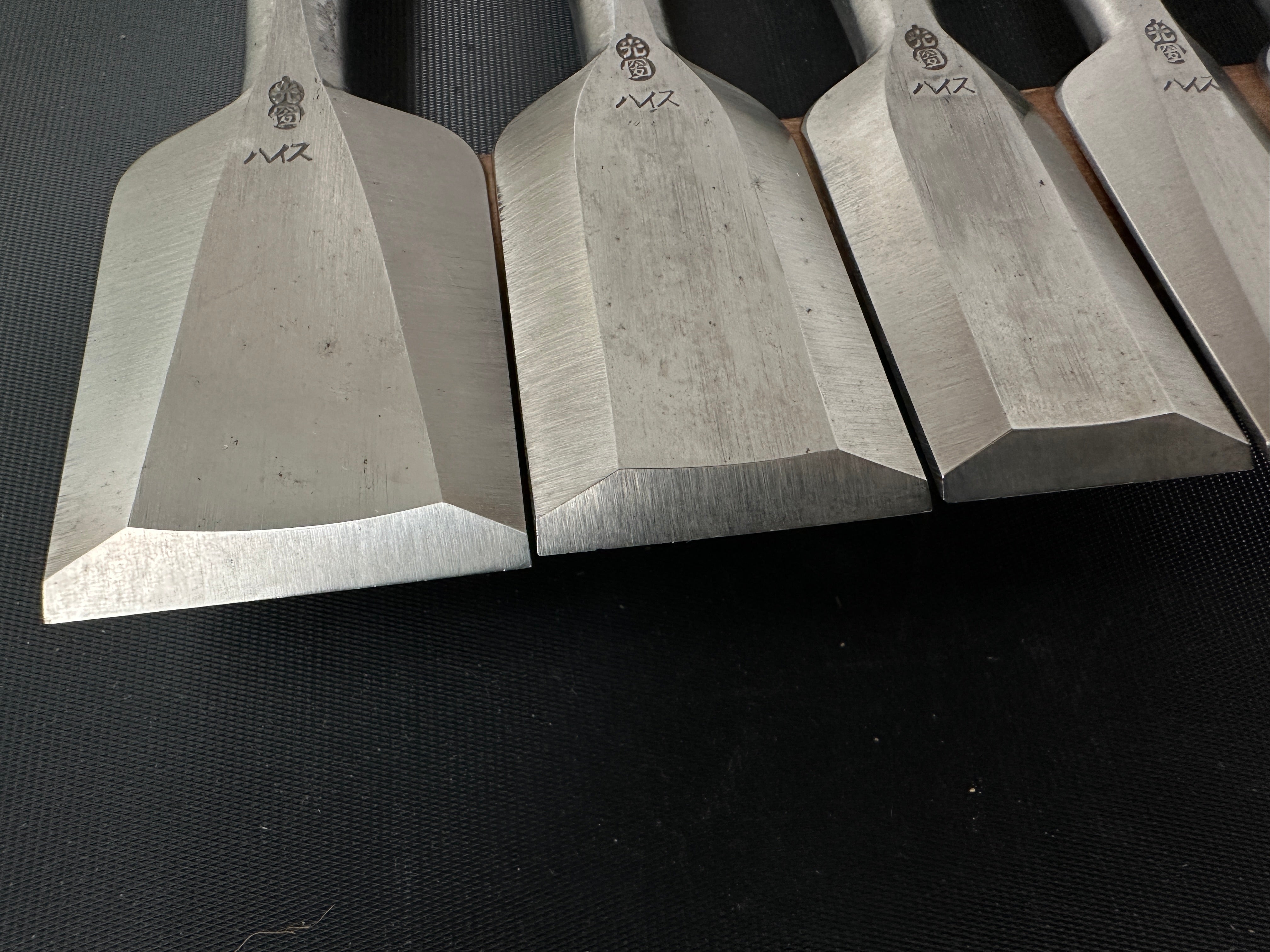 Old stock #3 Wholesaler stamp Mitsukuni Sukemaru 4th High-Speed Steel Bench chisels set 掘出し物 四代助丸 問屋銘 ハイス鋼追入組鑿 Oirenomi