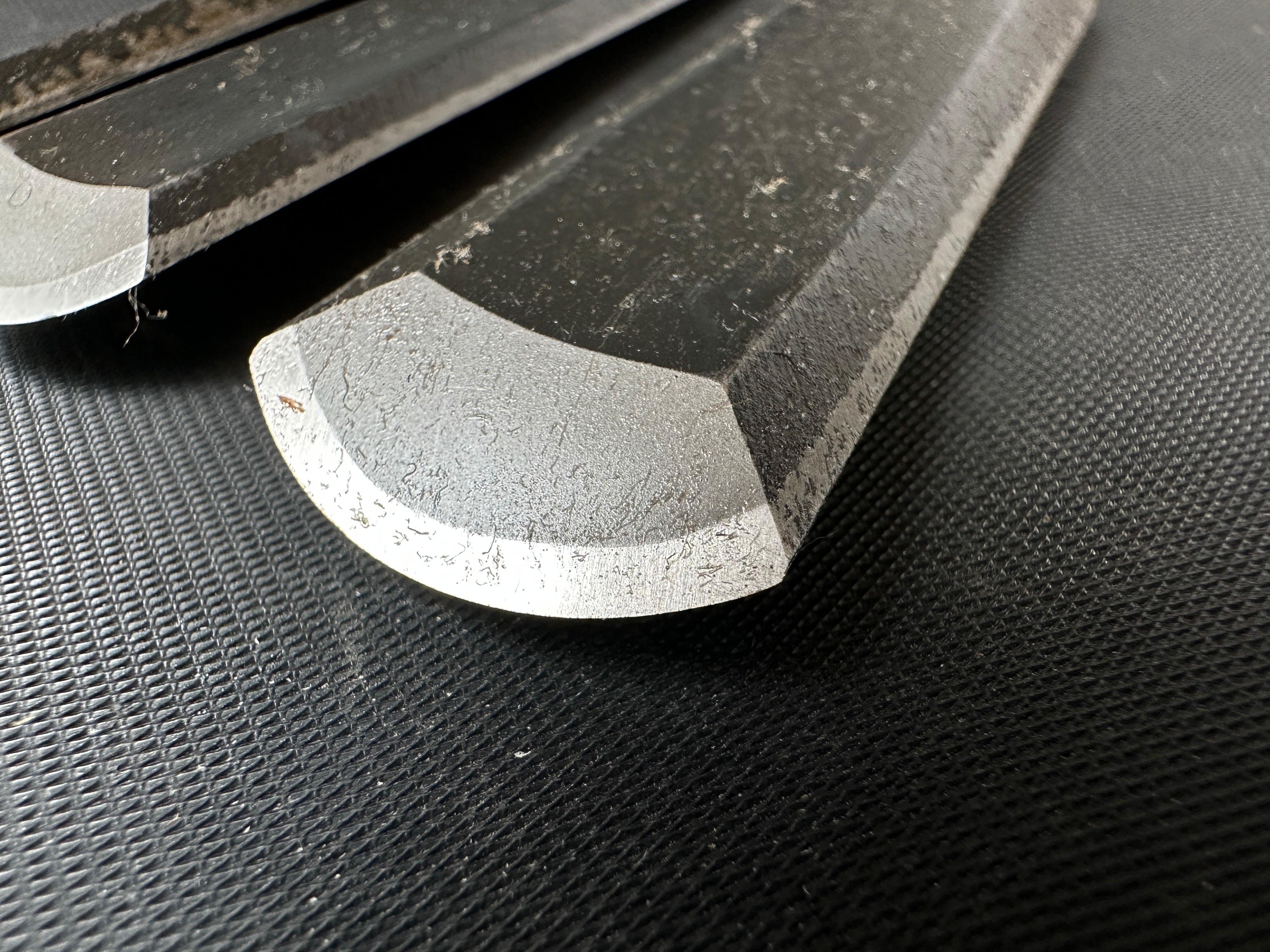 Old stock Kanetake Early works Sotomaru Paring chisels by Takahashi Norikazu 掘出し物 高橋典三作 カネ武 外丸薄鑿 白紙鋼