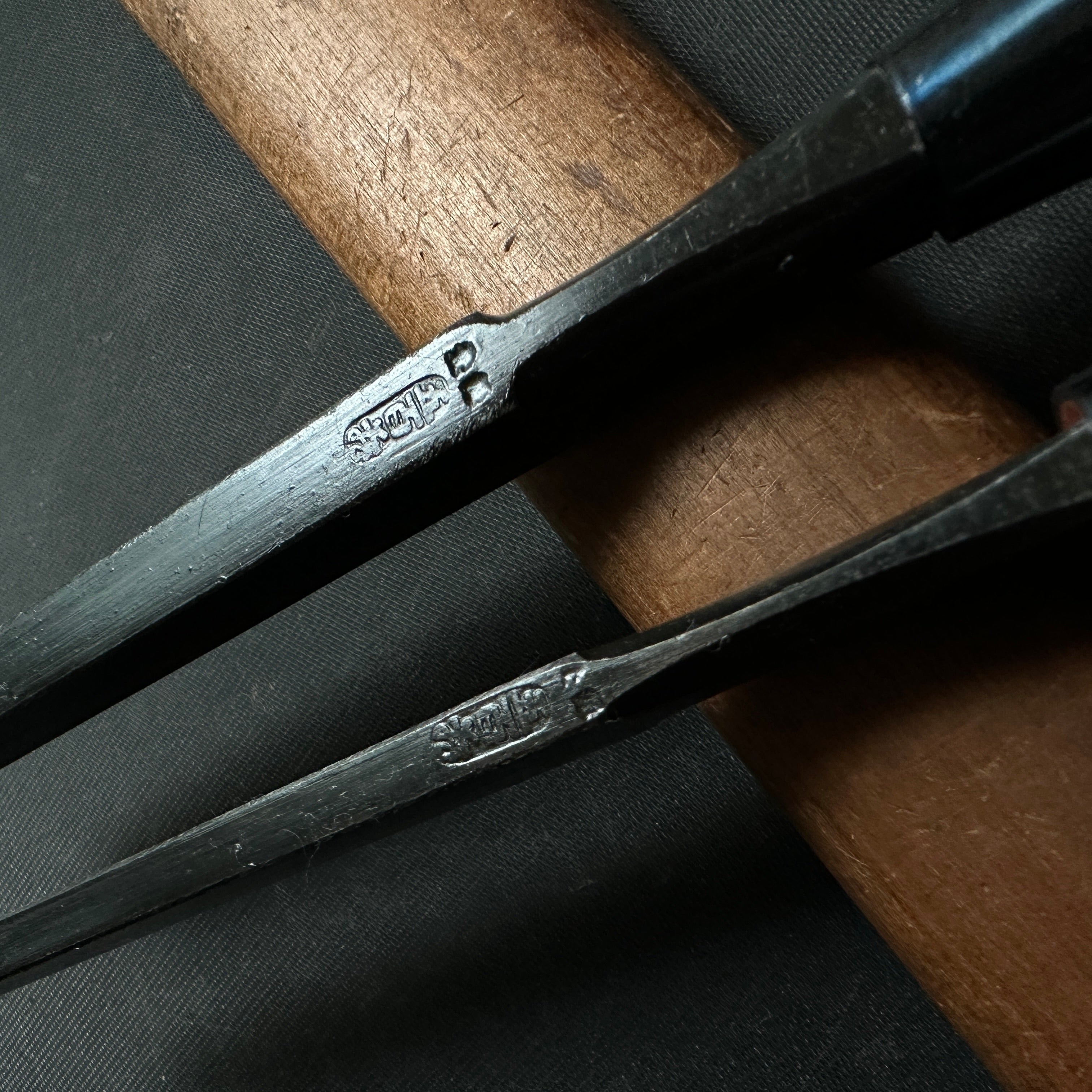 Ioroi Mortise chisels with white steel by Ioroi Hideo 五百蔵秀夫作 五百蔵 向待鑿 Mukoumachii nomi