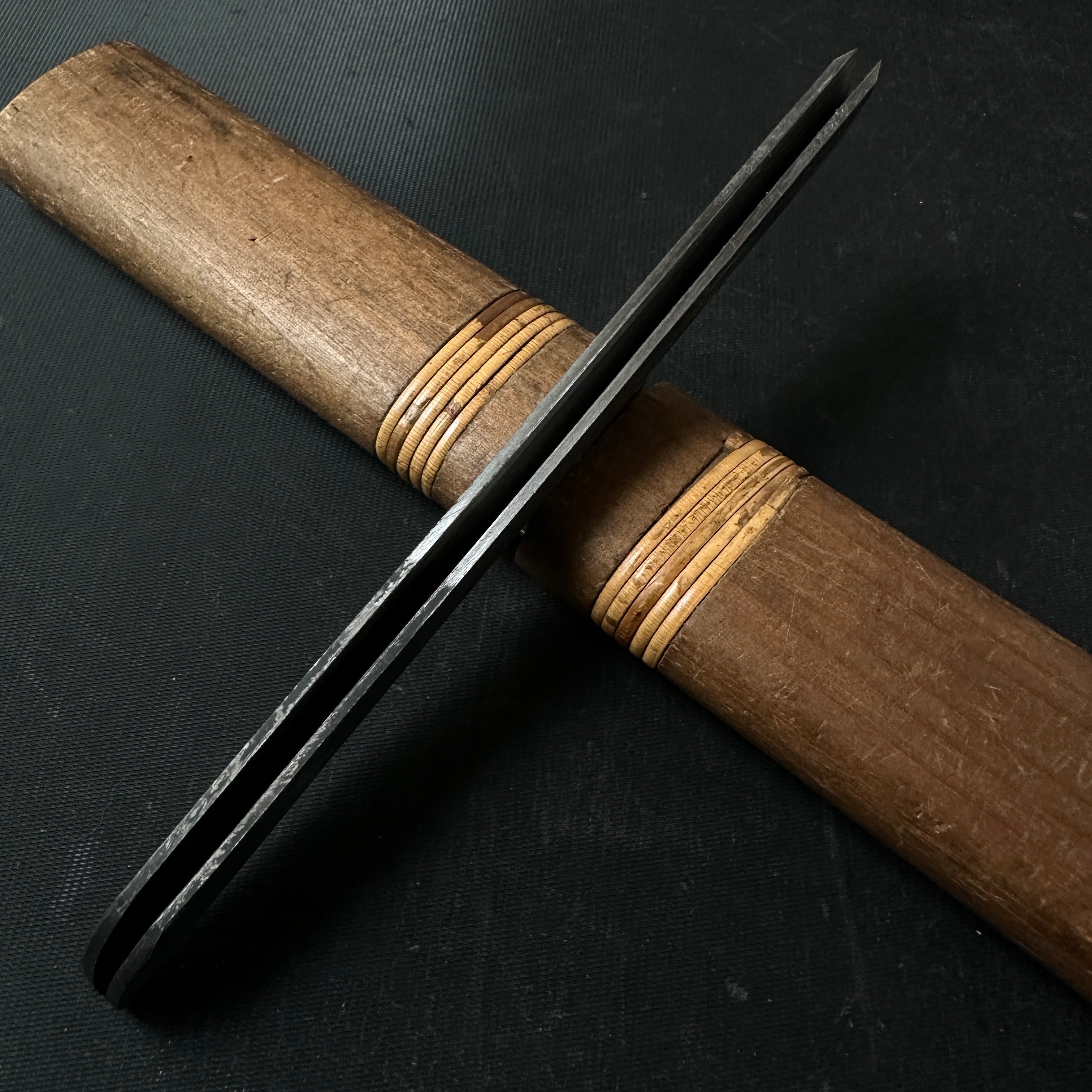 Ha Kanna Kumiko Kanna with white steel by Muneaki 葉鉋 組子用 ゴマガラ鉋 15° 猪本台 宗秋刃