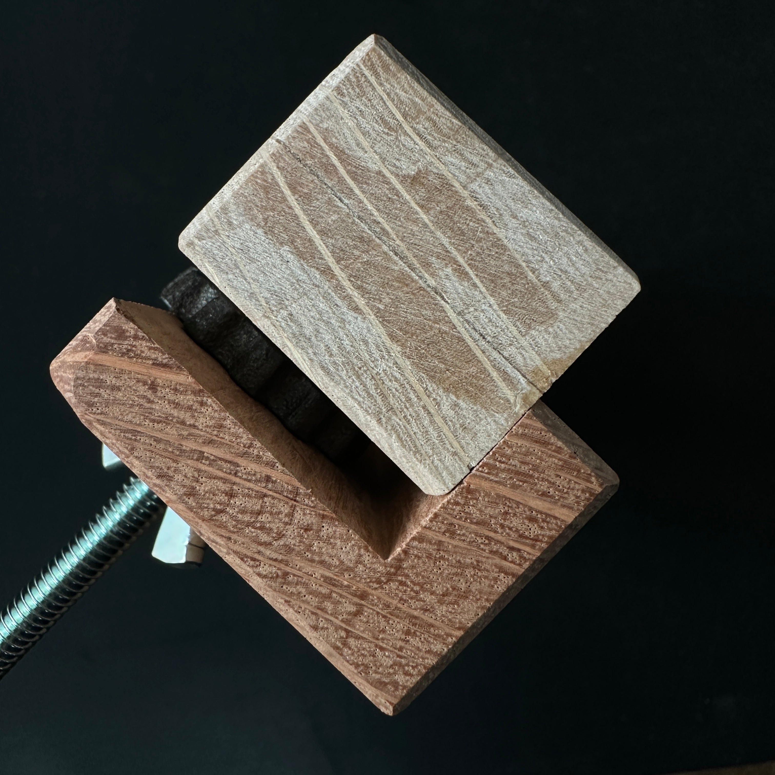 Ha Kanna Kumiko Kanna with white steel by Muneaki 葉鉋 組子用 ゴマガラ鉋 15° 猪本台 宗秋刃