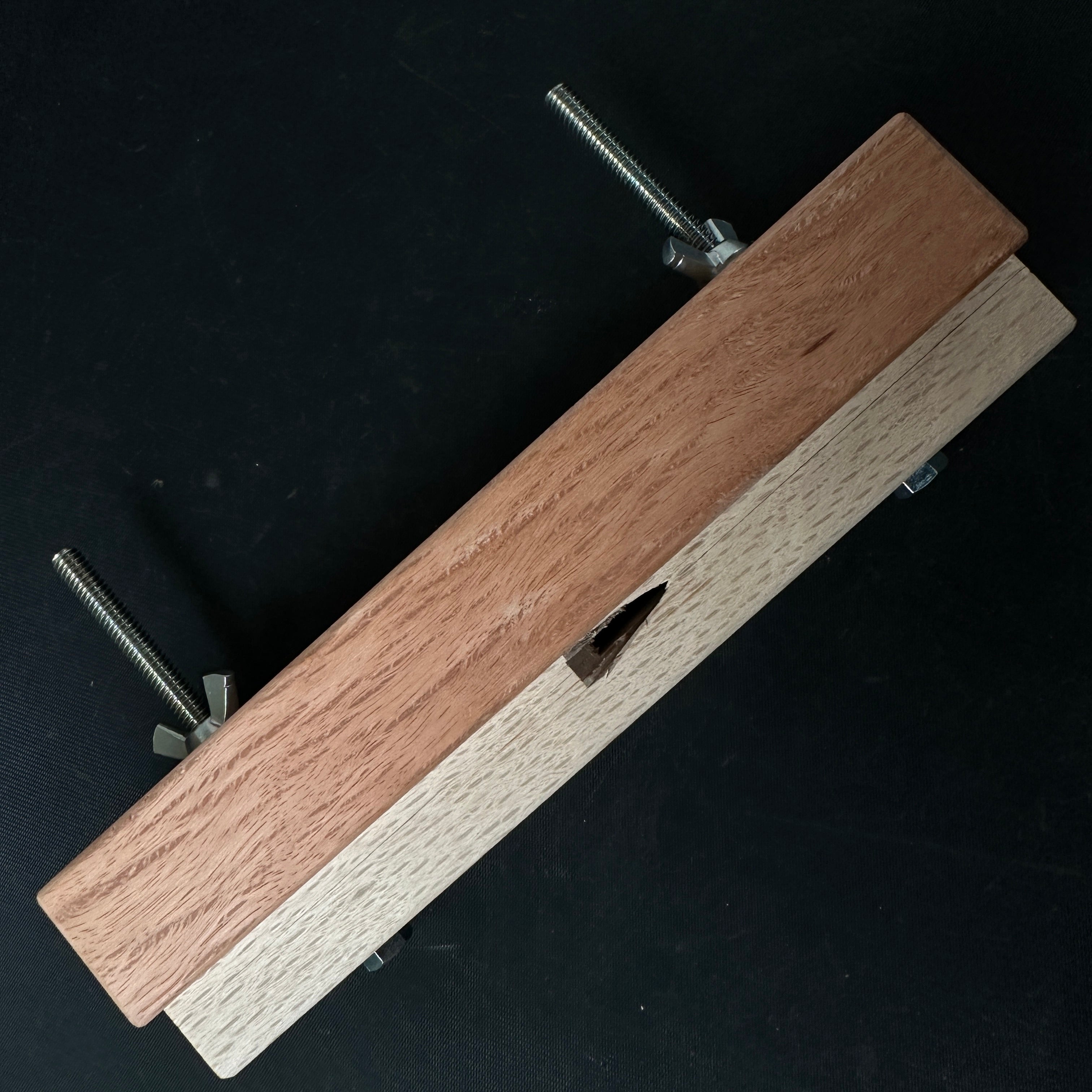 Ha Kanna Kumiko Kanna with white steel by Muneaki 葉鉋 組子用 ゴマガラ鉋 15° 猪本台 宗秋刃