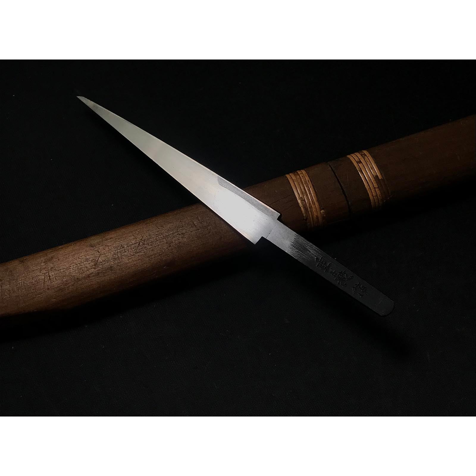 Old stock Iwasaki-shigeyoshi Kuri Kokatana (Carving knife) with white steel 掘出し物 岩崎重義作 繰小刀 右 130mm