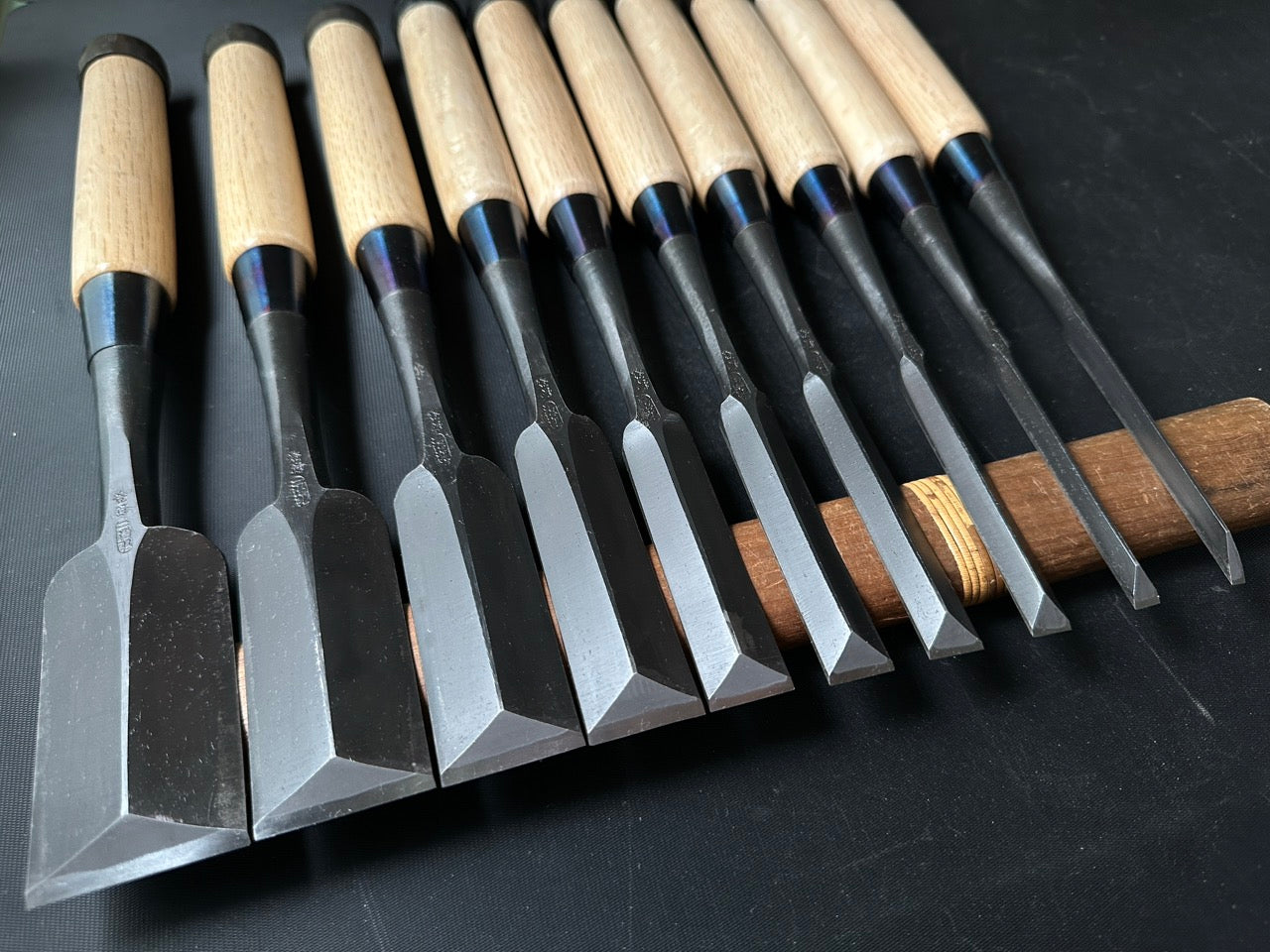 Fujihiro Dovetail chisels set by Chuutarou Imai made-to-measure (custom-made) article 今井忠太郎作 二治弘 別注 鎬追入組鑿 Shinoginomi