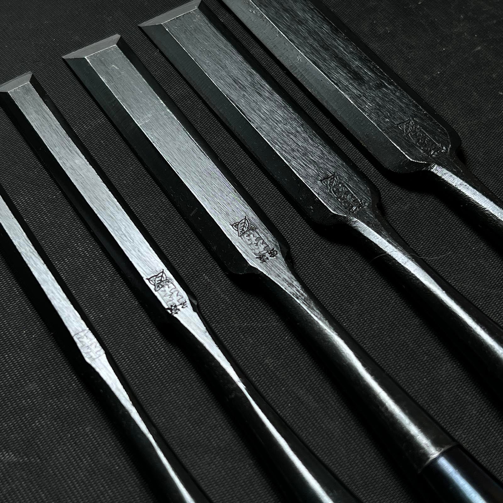 Ouchi Paring chisels with white steel by Ouchi 4th generation 四代目大内俊明作 宗家大内 薄鑿 Usunomi