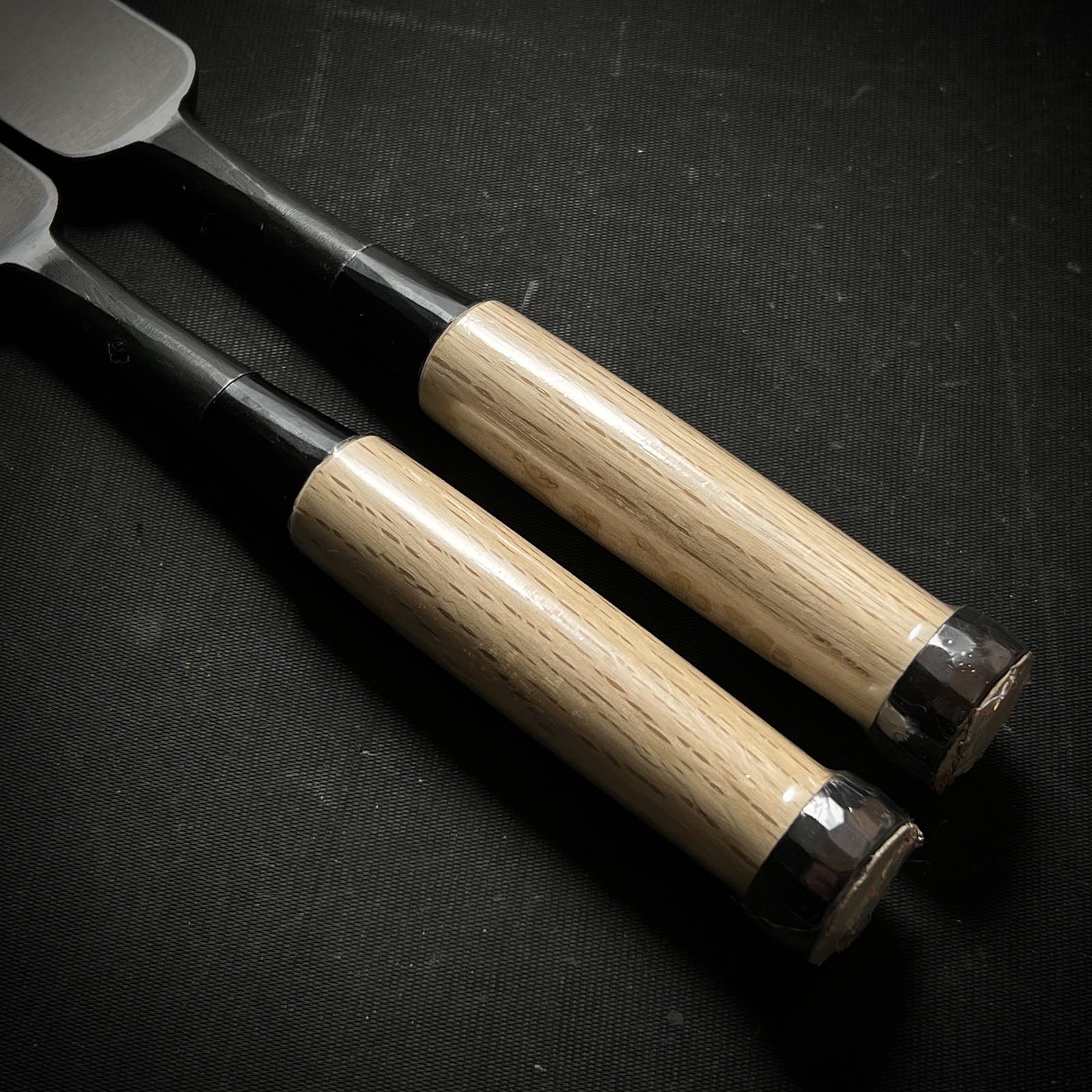 Tasai Bench chisels (Oirenomi) with blue steel 田斎作 黒仕上 追入鑿