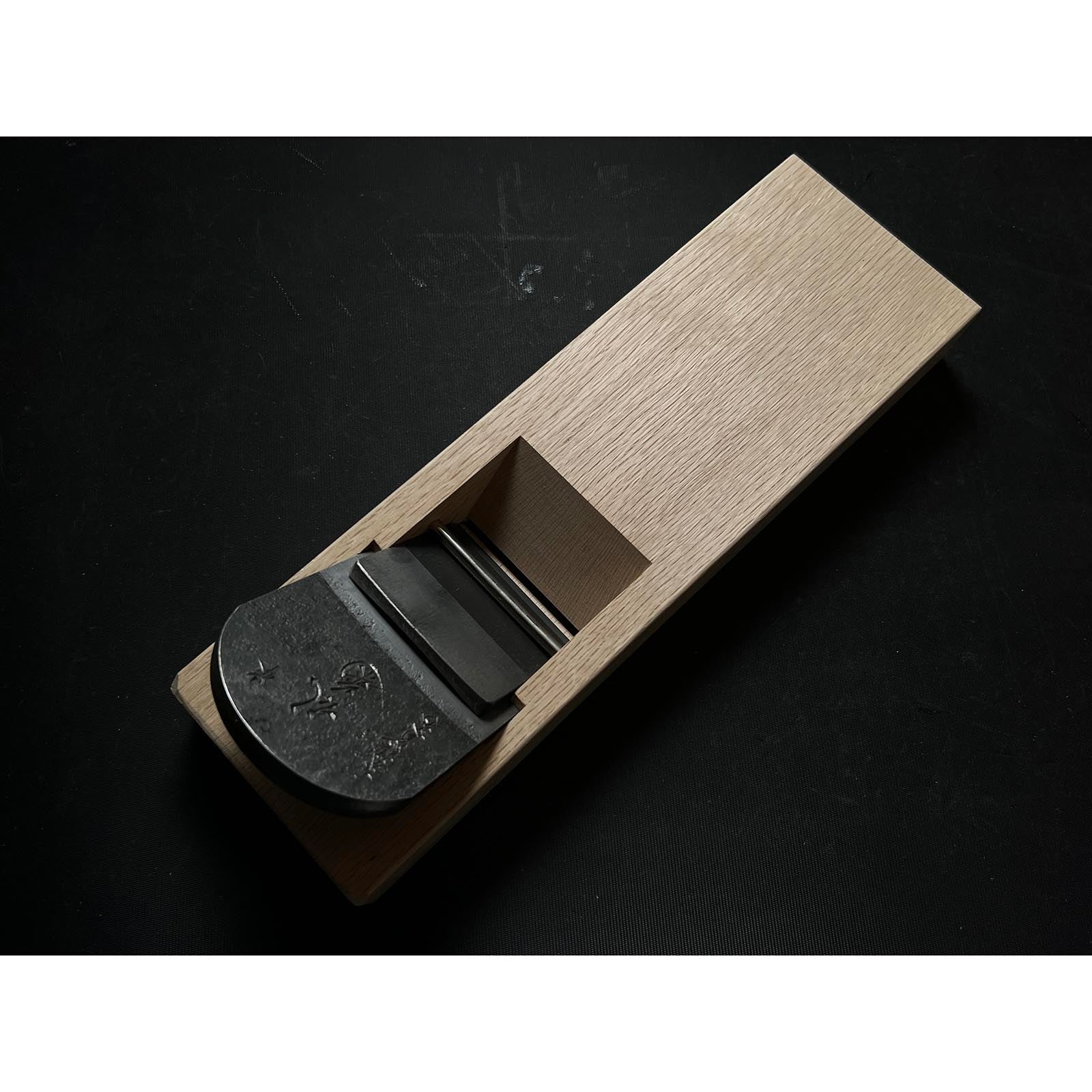 Rankiku Smoothing Plane (Kanna) by Chiyotsuru Sadahide 3rd generation 三代目千代鶴貞秀 仕上げ鉋 乱菊 70mm