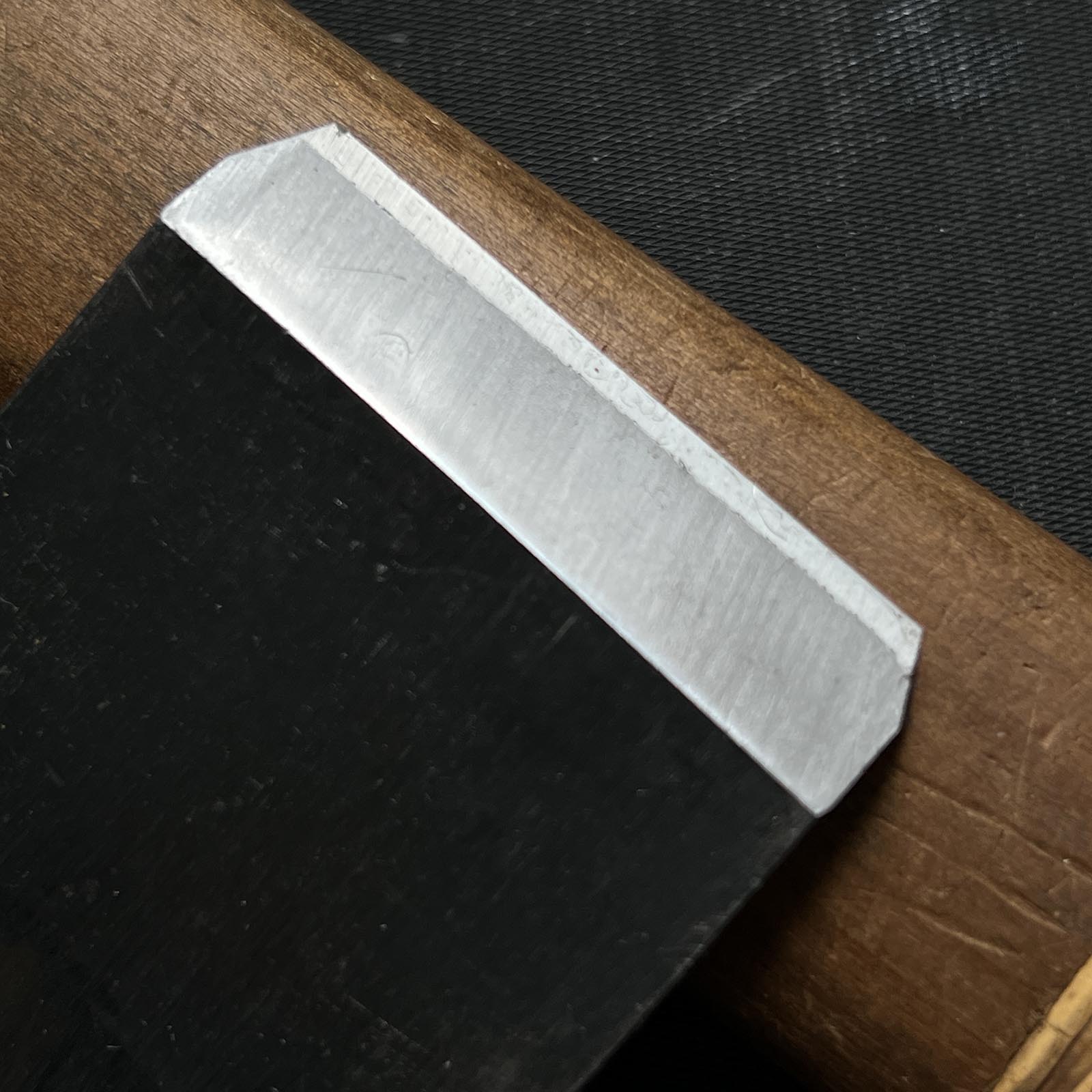 Yoshitaka Standing Plane (Dainaoshi Kanna) with blue steel 台直鉋 義隆 段付き 42mm