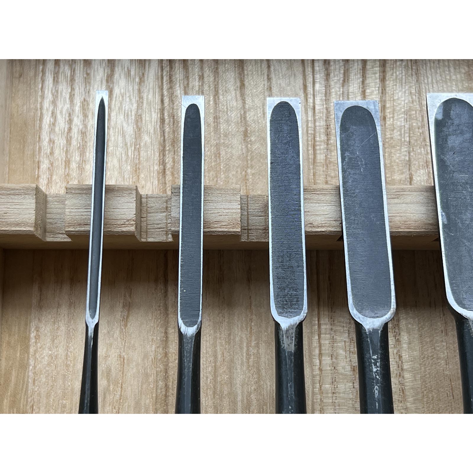 Old stock Osahiro (Nagahiro) Long neck Bench chisels set 掘出し物 長弘 五分首長 追入組鑿 10本組 黄楊柄 Oirenomi