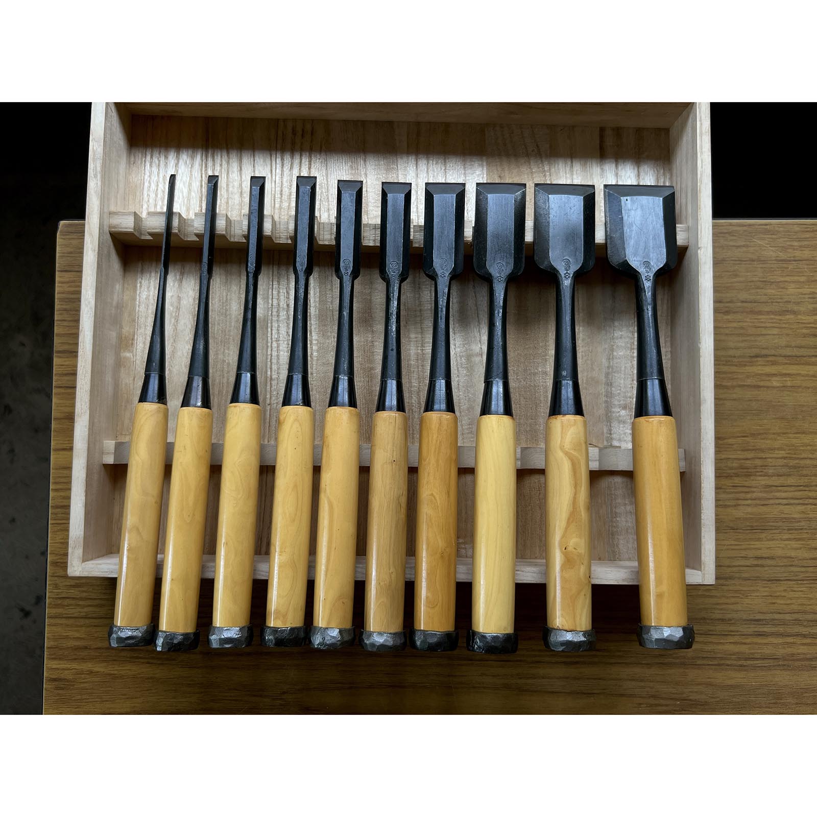 Old stock Osahiro (Nagahiro) Long neck Bench chisels set 掘出し物 長弘 五分首長 追入組鑿 10本組 黄楊柄 Oirenomi