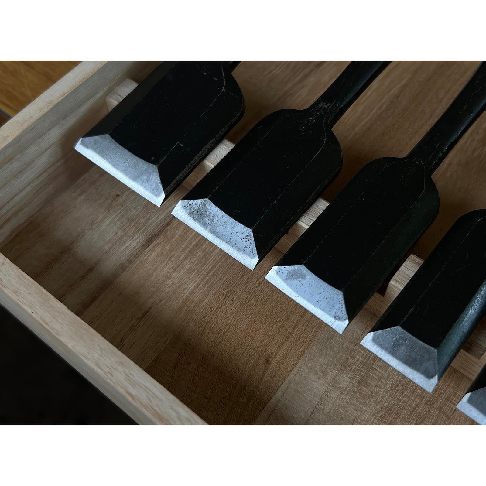 Old stock Osahiro (Nagahiro) Long neck Bench chisels set 掘出し物 長弘 五分首長 追入組鑿 10本組 黄楊柄 Oirenomi