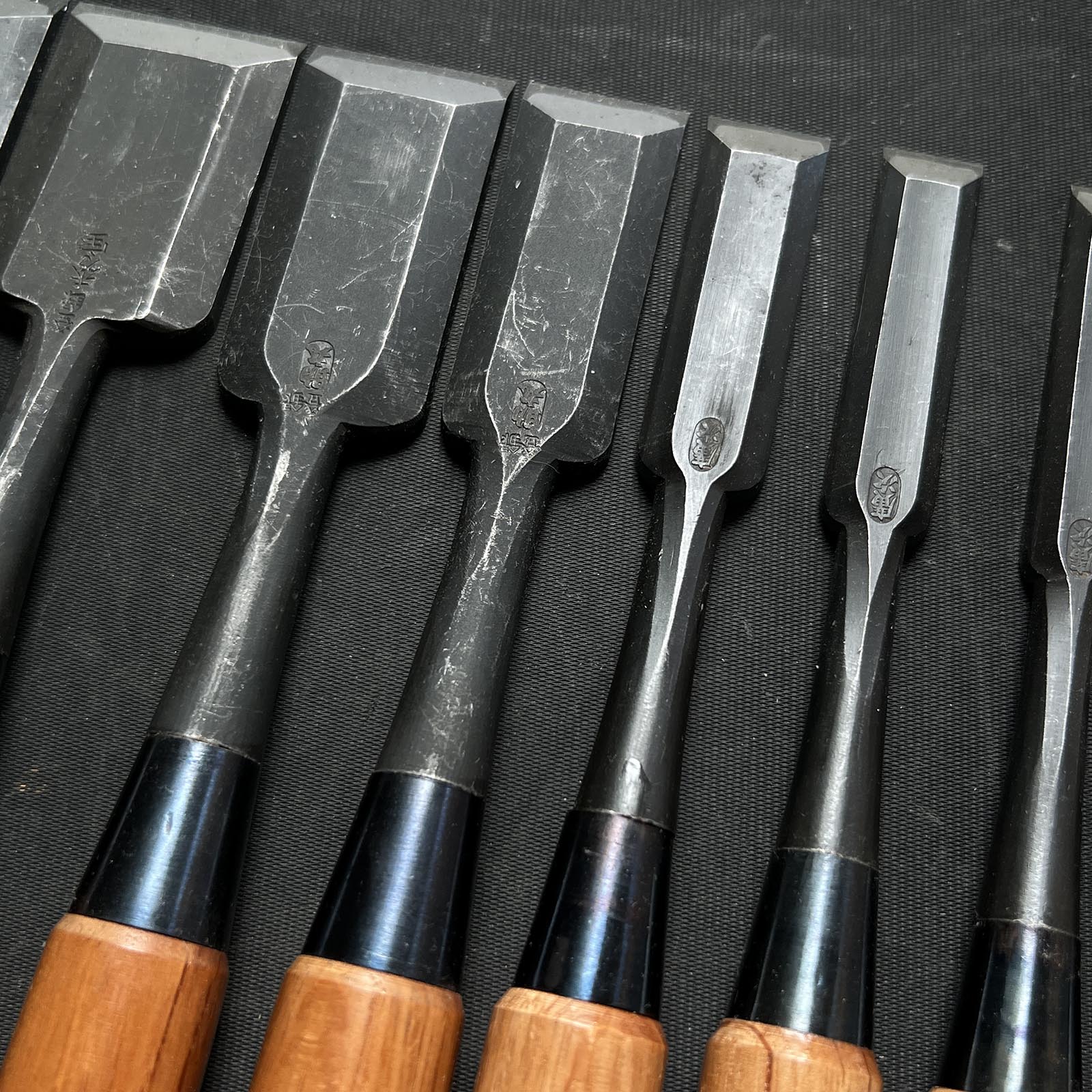 #M121 Mixed set for beginner Bench chisels set by unknown smith バラ鑿合わせ 初心者におすすめ 追入組鑿 作者不明 Oirenomi
