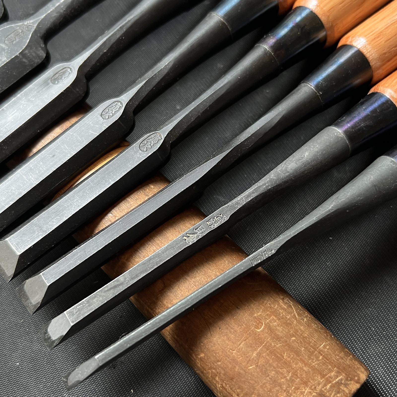 #M121 Mixed set for beginner Bench chisels set by unknown smith バラ鑿合わせ 初心者におすすめ 追入組鑿 作者不明 Oirenomi