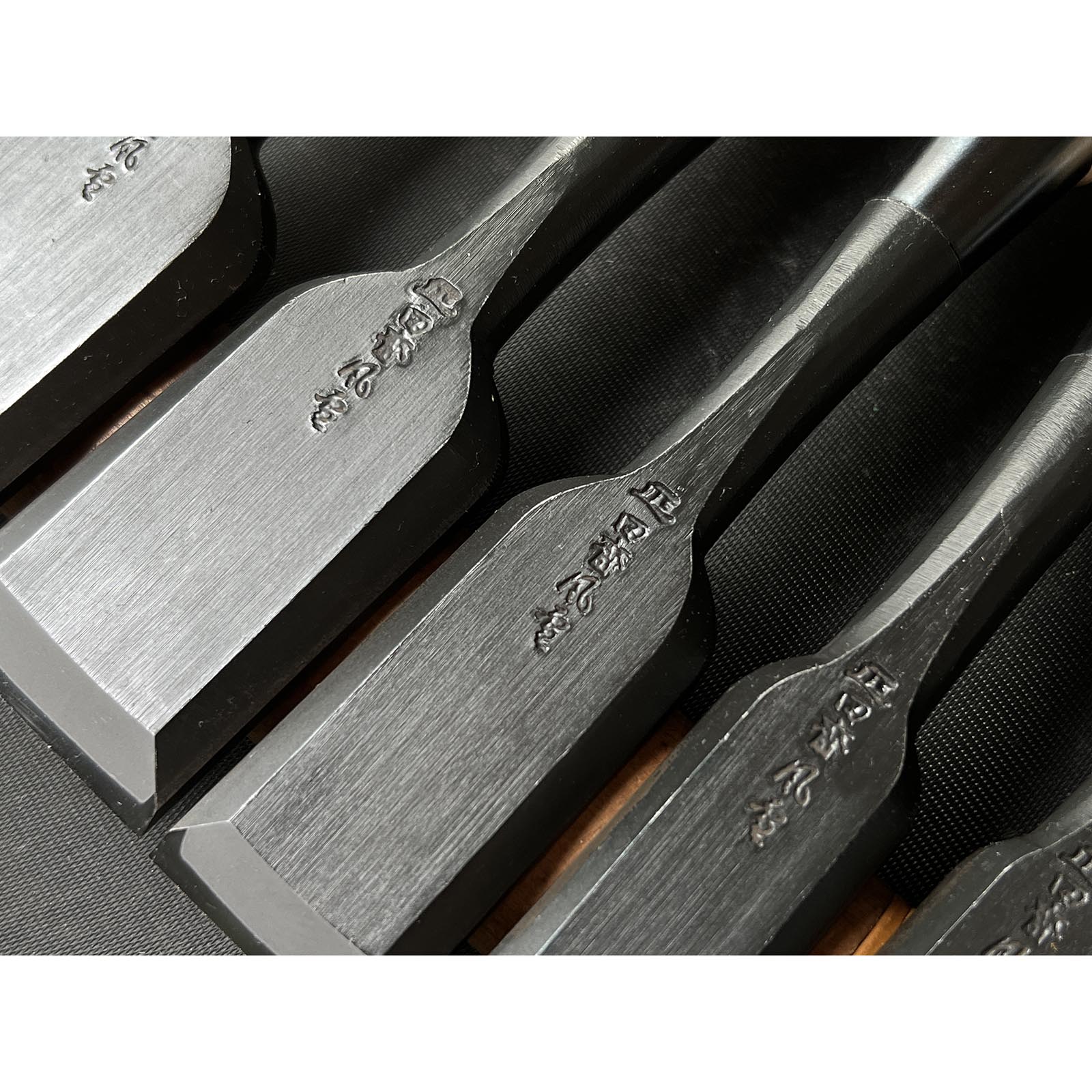 Tasai Fusetsu Bench chisels set (Oirenomi) with wooden box 田斎風雪作 追入組鑿 桐箱付