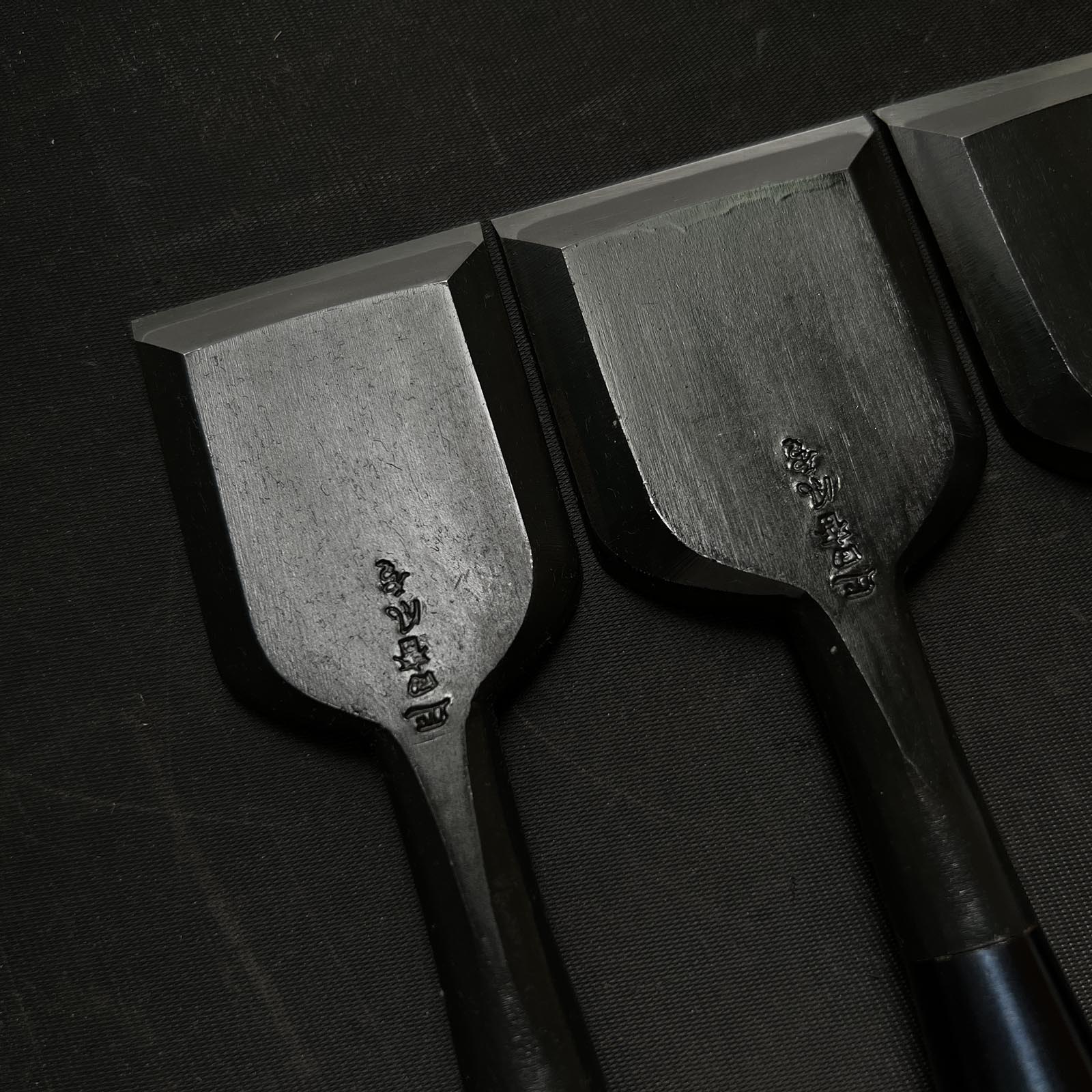 Tasai Fusetsu Bench chisels (Oirenomi) with blue steel 田斎風雪作 黒仕上 追入鑿 48,54,60mm