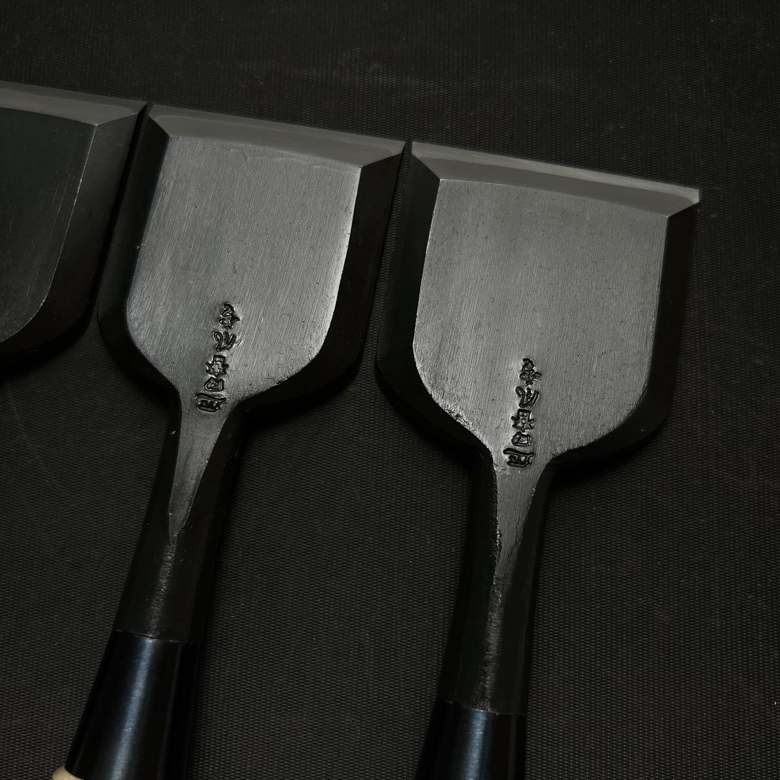 Tasai Fusetsu Bench chisels (Oirenomi) with blue steel 田斎風雪作 黒仕上 追入鑿 48,54,60mm