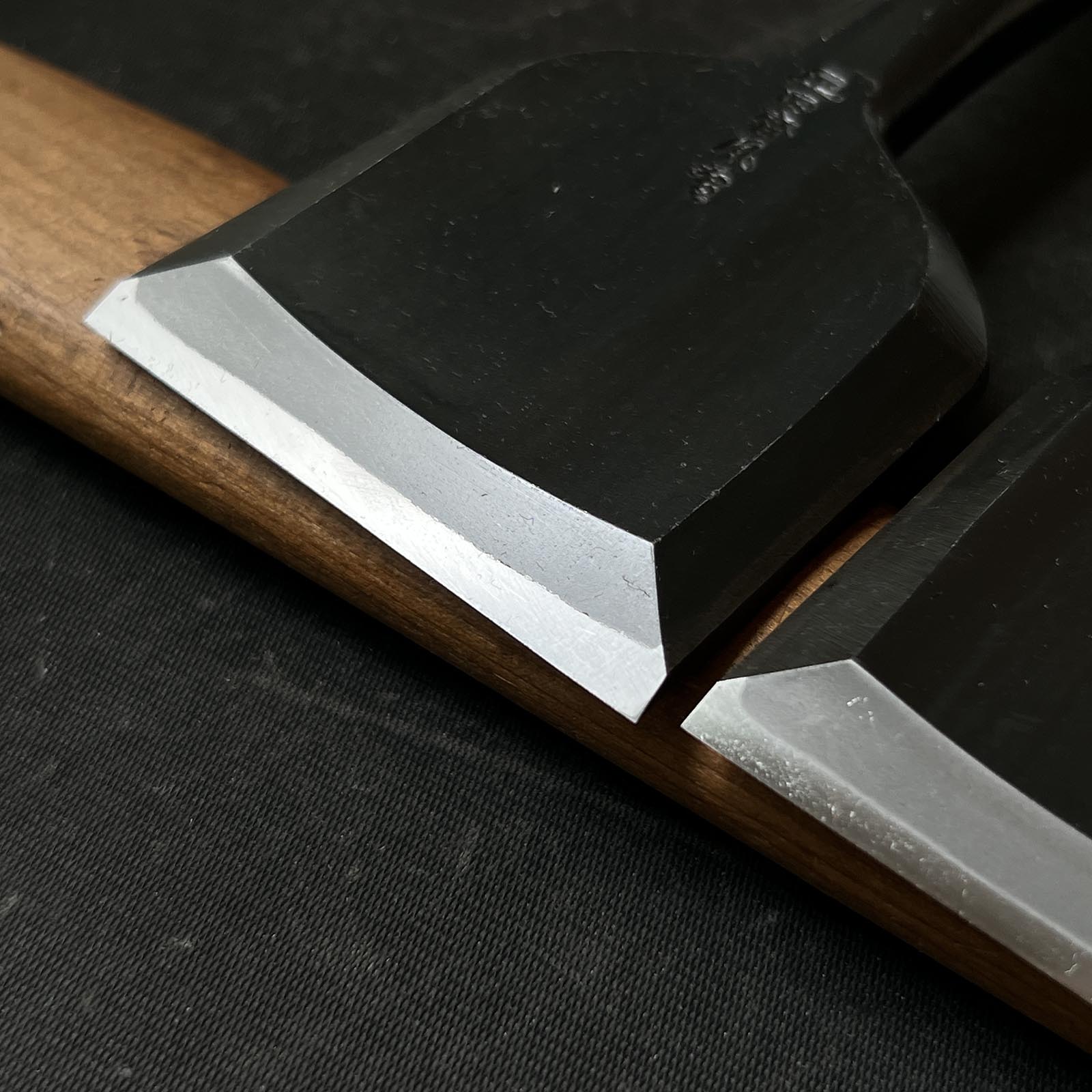 Tasai Fusetsu Bench chisels (Oirenomi) with blue steel 田斎風雪作 黒仕上 追入鑿 48,54,60mm