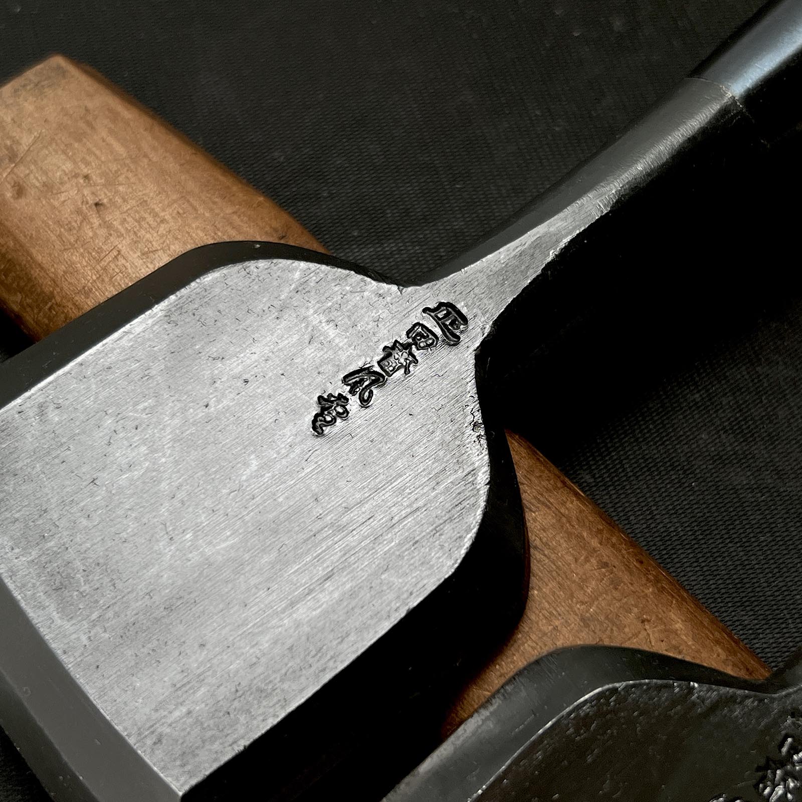 Tasai Fusetsu Bench chisels (Oirenomi) with blue steel 田斎風雪作 黒仕上 追入鑿 48,54,60mm