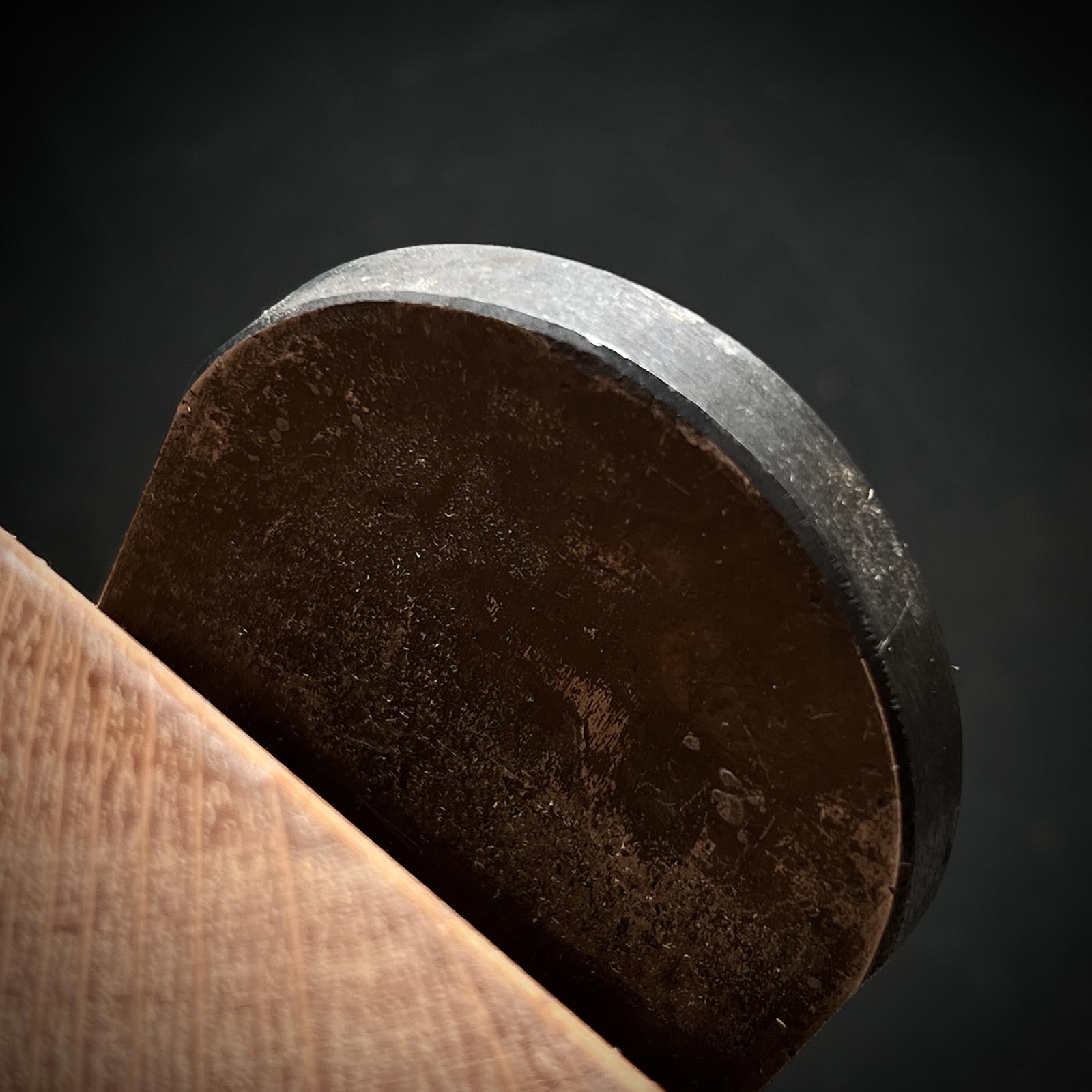 Shipping free! Ready to use Kisaku Smoothing Plane(Kanna) by Seisuke Mizuno 初心者におすすめ 直ぐ使い 水野清介作 キ作 仕上げ鉋 赤樫台 65mm