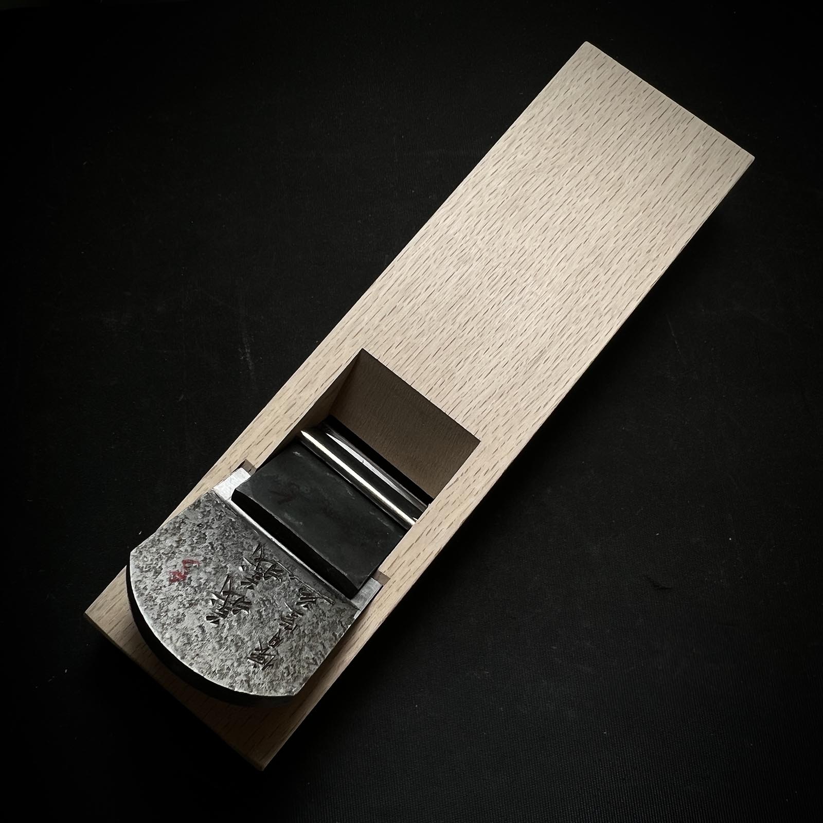 Old stock Kaigetsudo Yoshiyoshi Smoothing Plane (Kanna) with Koyoshiya dai 掘出し物 懐月堂 義義 仕上げ鉋 65mm