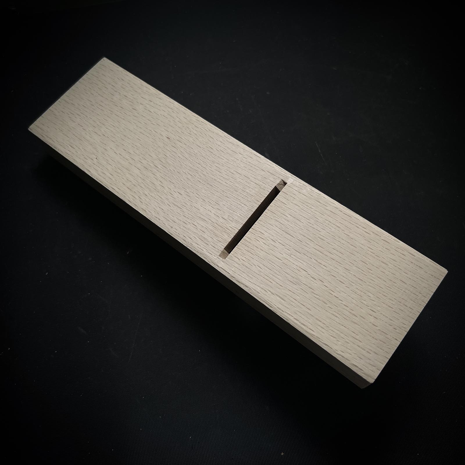 Old stock Kaigetsudo Yoshiyoshi Smoothing Plane (Kanna) with Koyoshiya dai 掘出し物 懐月堂 義義 仕上げ鉋 65mm