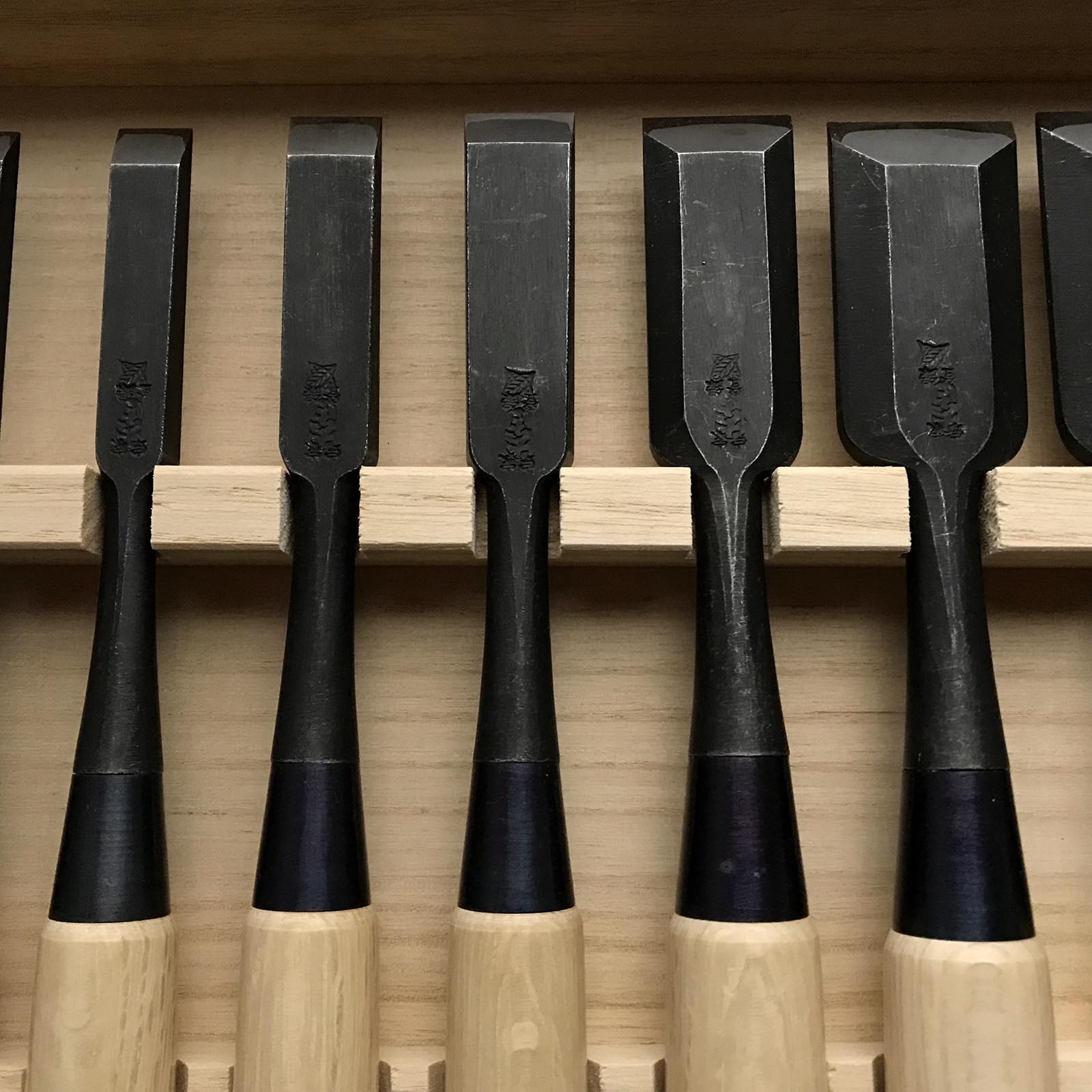 Ouchi Bench chisels set by Ouchi 4th generation 四代目大内俊明作 宗家大内 追入組鑿 桐箱付 Oirenomi