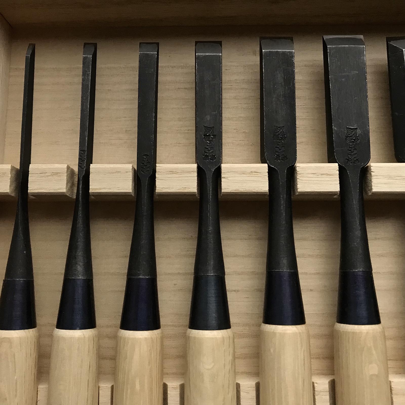 Ouchi Bench chisels set by Ouchi 4th generation 四代目大内俊明作 宗家大内 追入組鑿 桐箱付 Oirenomi