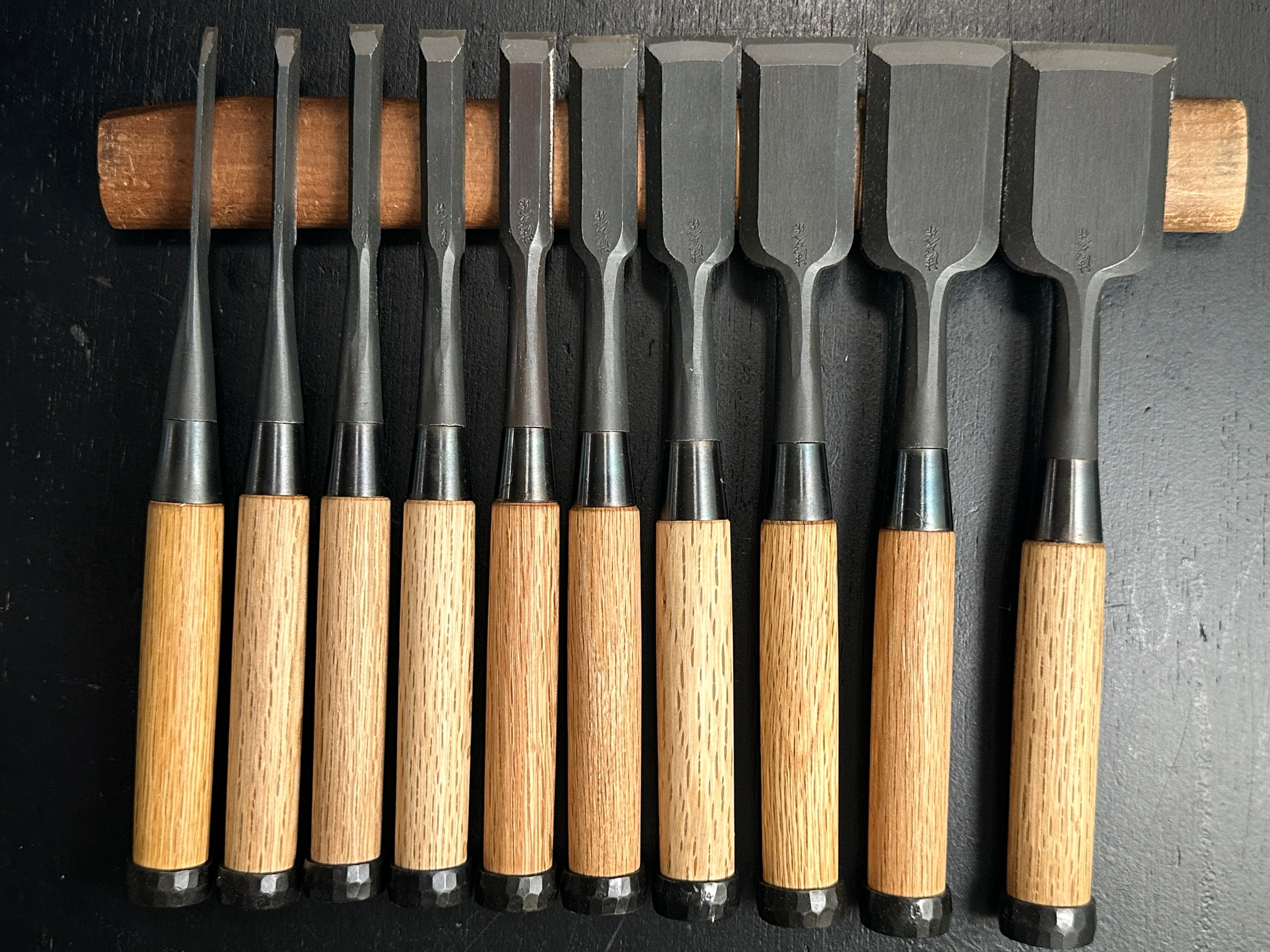 Kiyohisa Bench chisels set by Watanabe Kiyoe with White Oak Handle 渡辺清栄作 清久 追入鑿 10本組 白樫柄 Oirenomi