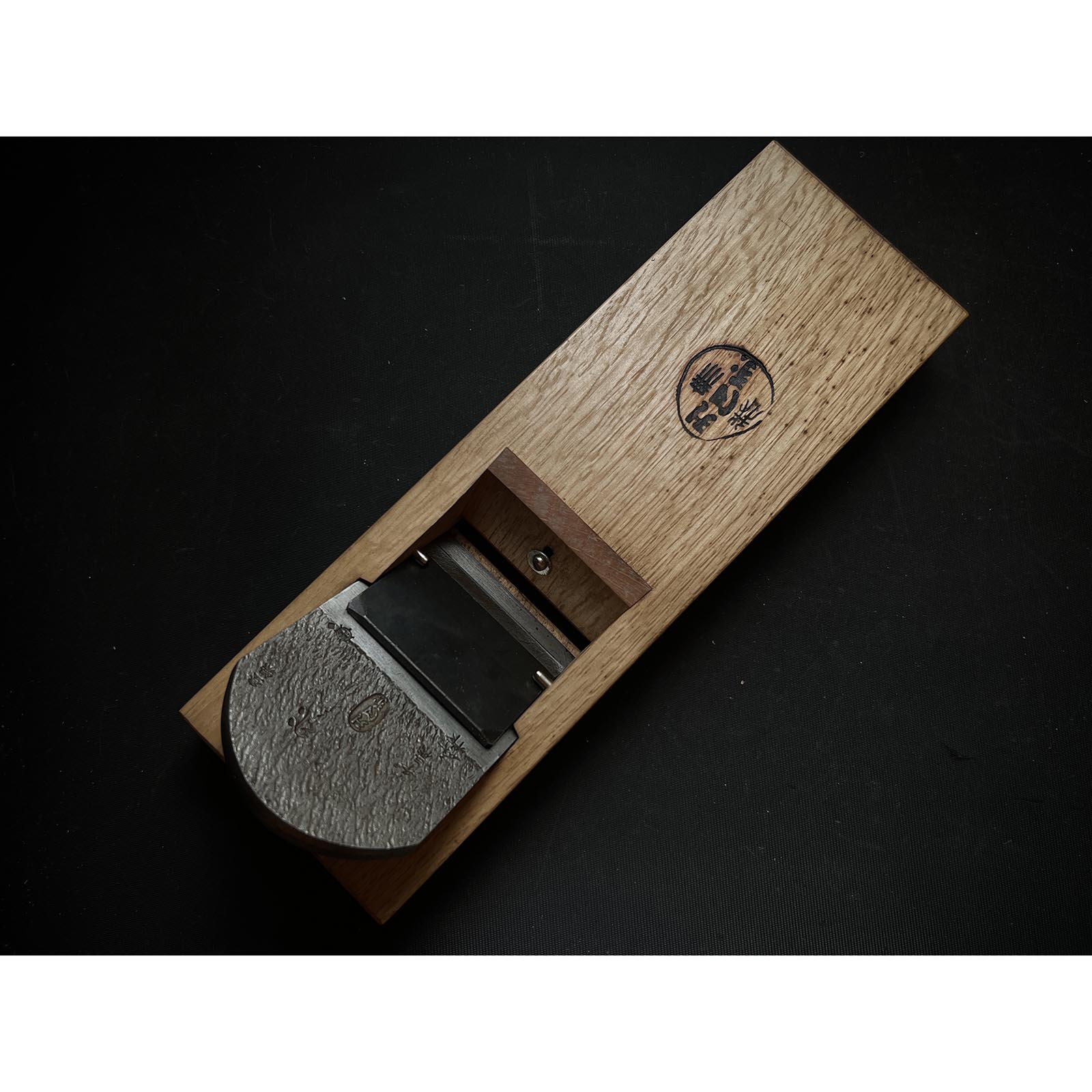 Old stock Muga Smoothing Plane (Kanna) by Chiyotsuru Nobekuni 掘出し物 千代鶴延国作 千三代 無我 仕上げ鉋 70mm