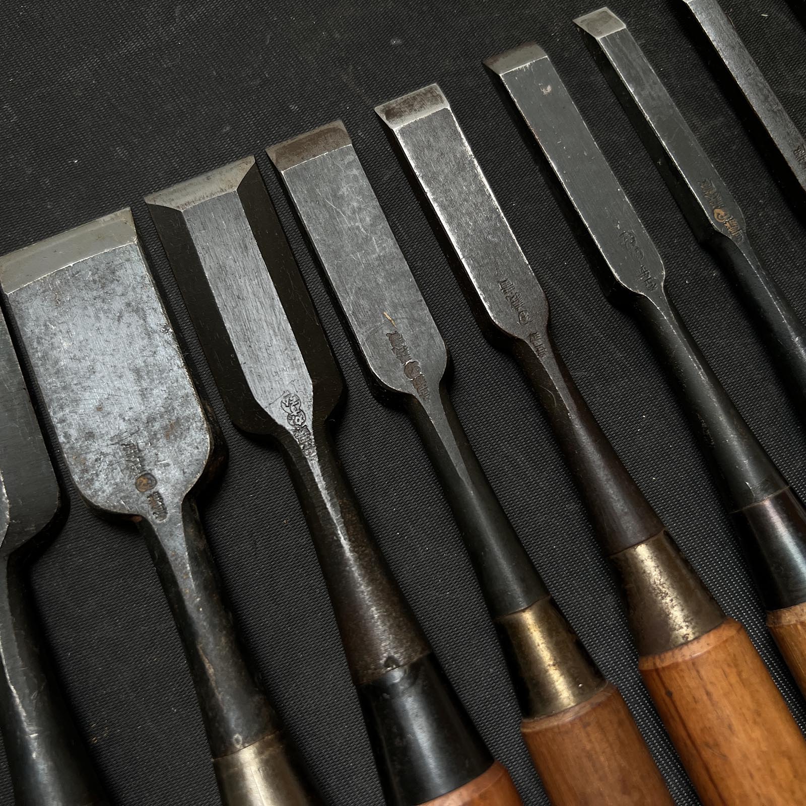#M126 Mixed set for beginner Bench chisels set by unknown smith バラ鑿合わせ 初心者におすすめ 追入組鑿 作者不明 Oirenomi