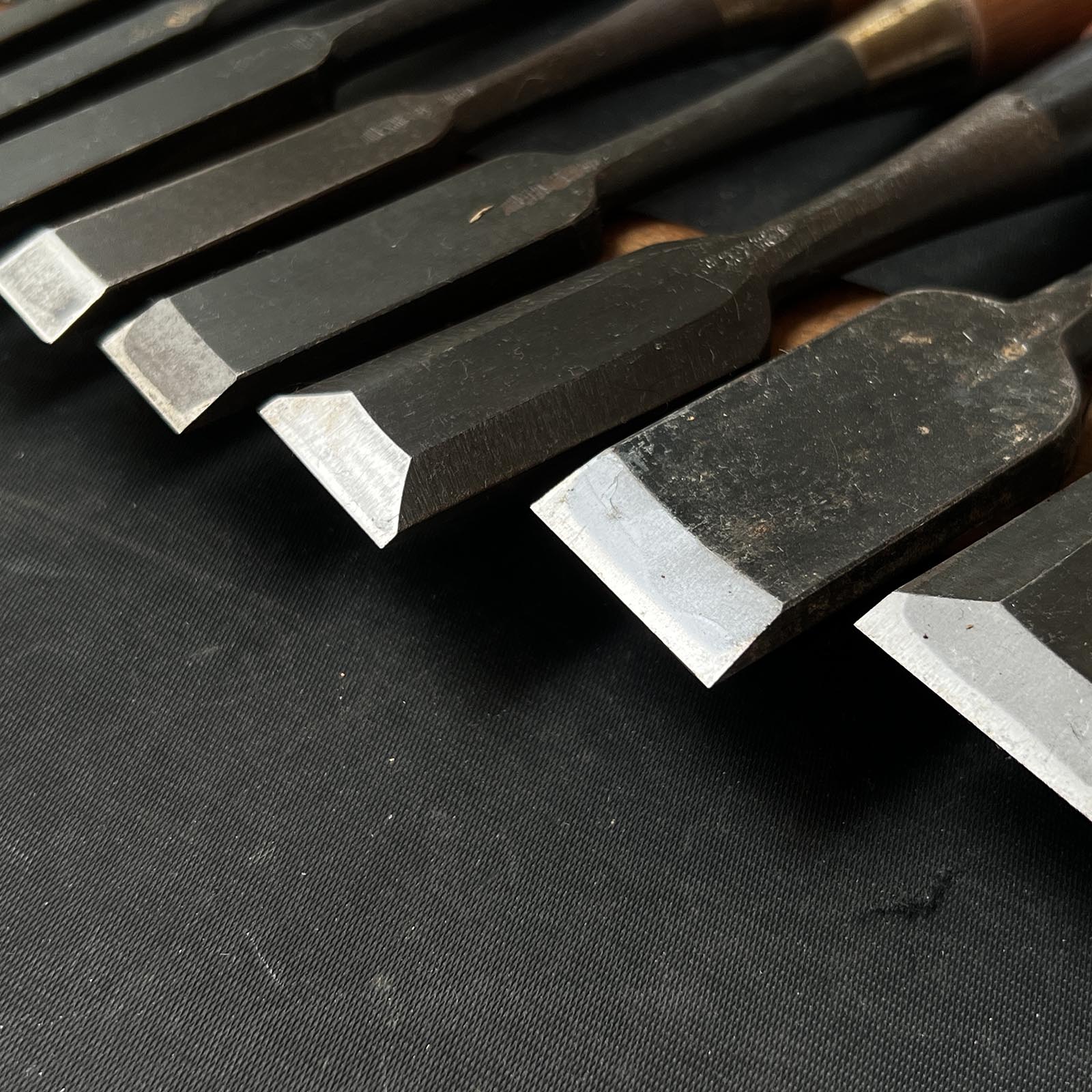 #M126 Mixed set for beginner Bench chisels set by unknown smith バラ鑿合わせ 初心者におすすめ 追入組鑿 作者不明 Oirenomi