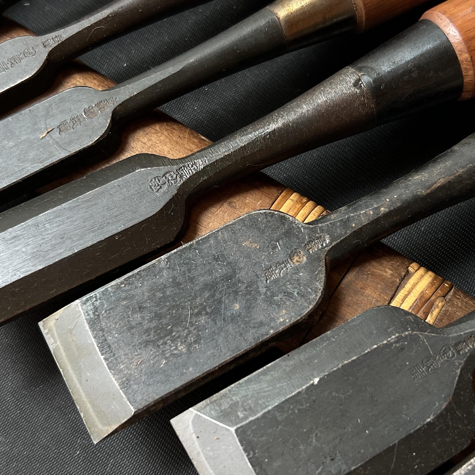 #M126 Mixed set for beginner Bench chisels set by unknown smith バラ鑿合わせ 初心者におすすめ 追入組鑿 作者不明 Oirenomi