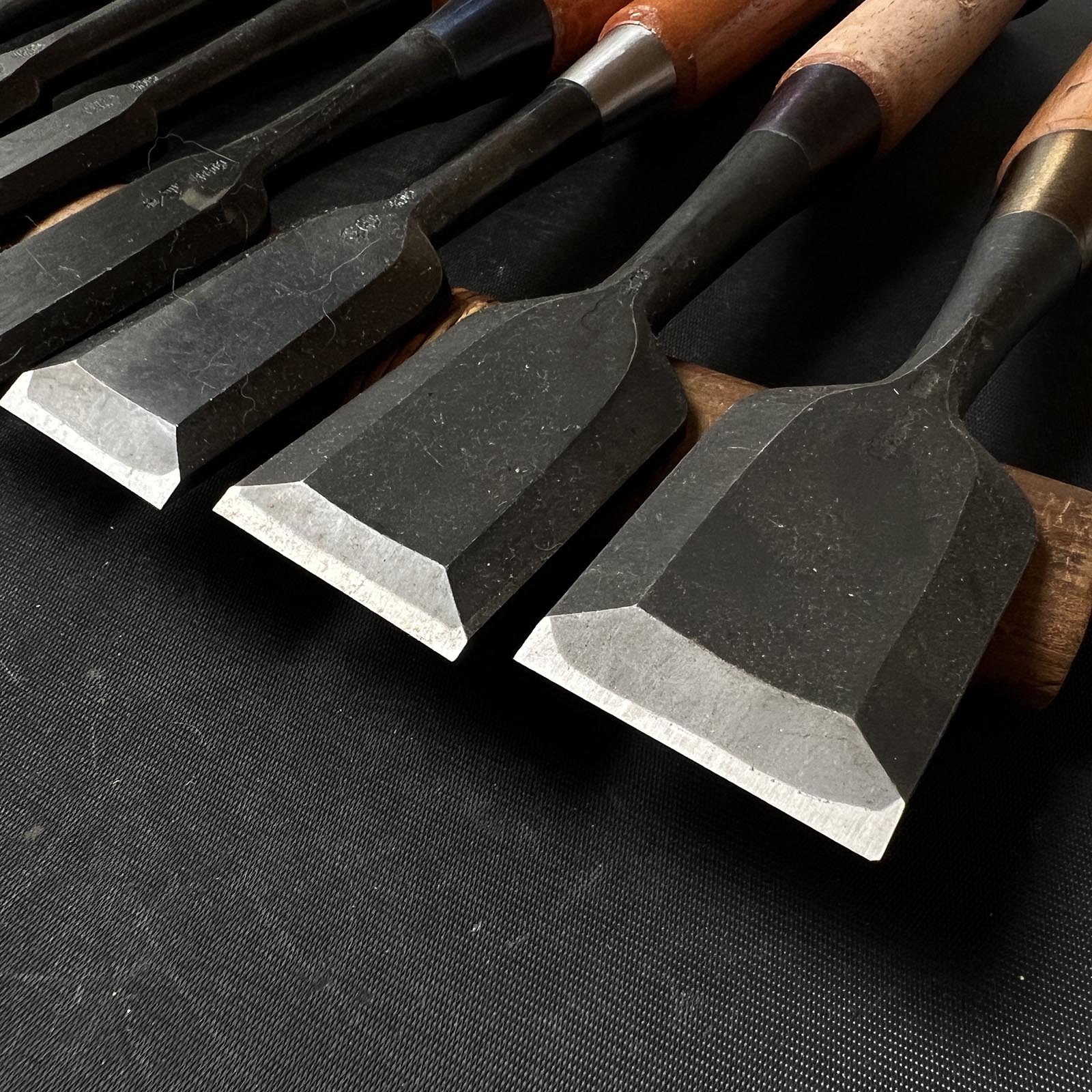 #M124 Mixed set for beginner Bench chisels set by unknown smith バラ鑿合わせ 初心者におすすめ 追入組鑿 作者不明 Oirenomi