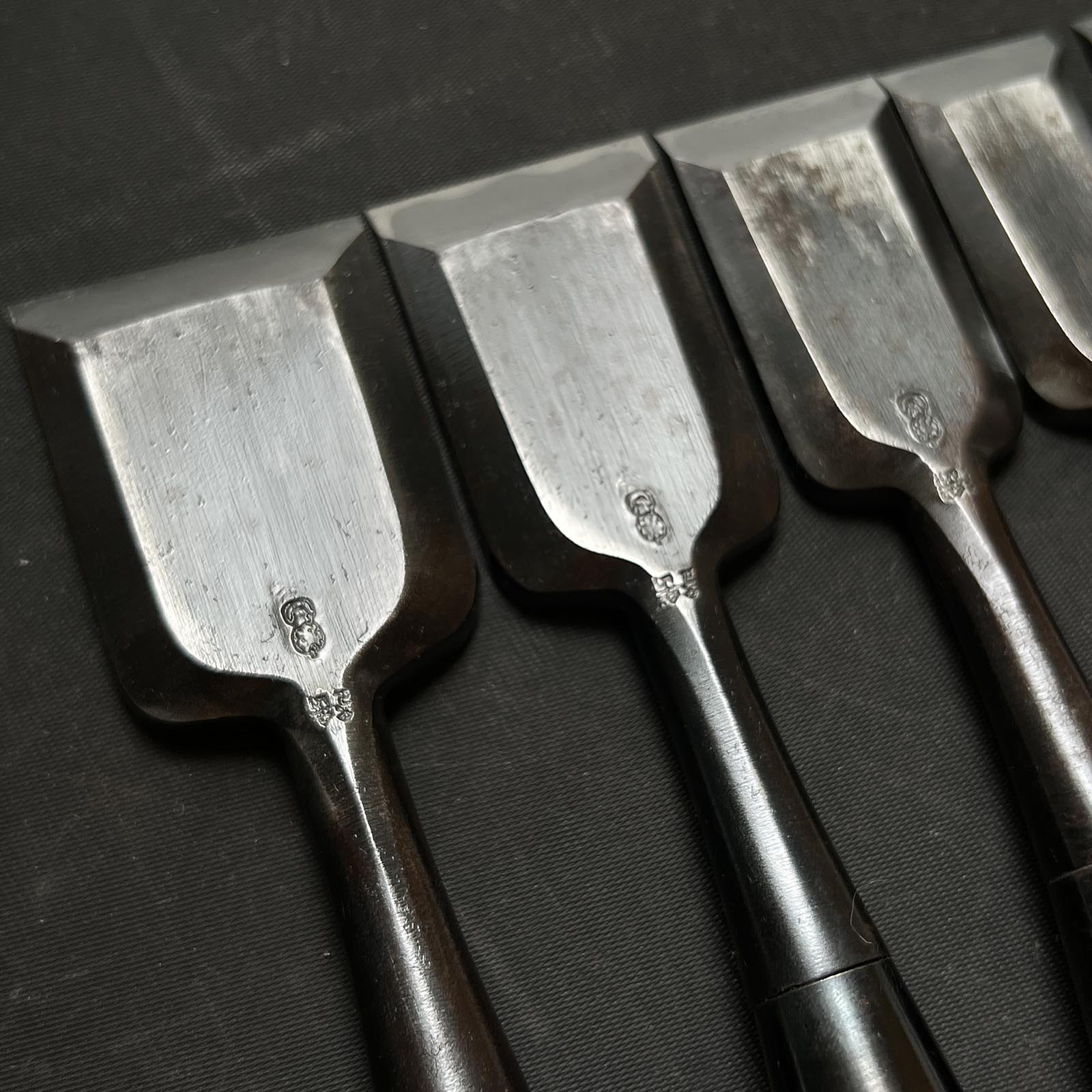 Used Etoshi Bench chisels set with rose wood handle 中古 栄とし 追入組鑿 10本組 Oirenomi