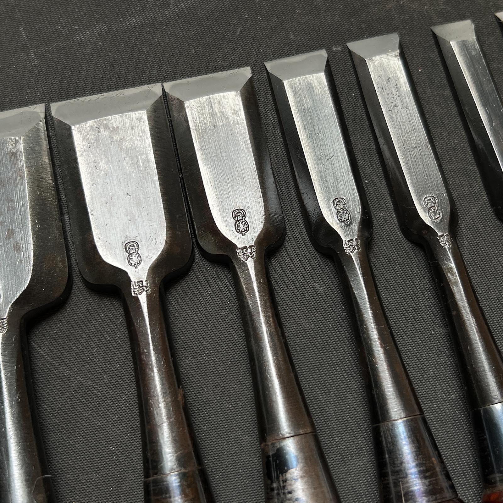 Used Etoshi Bench chisels set with rose wood handle 中古 栄とし 追入組鑿 10本組 Oirenomi