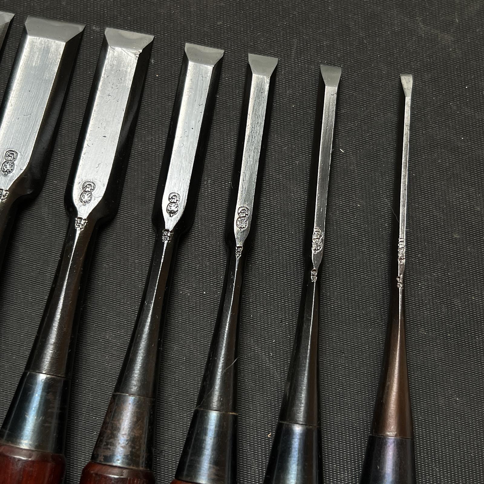 Used Etoshi Bench chisels set with rose wood handle 中古 栄とし 追入組鑿 10本組 Oirenomi