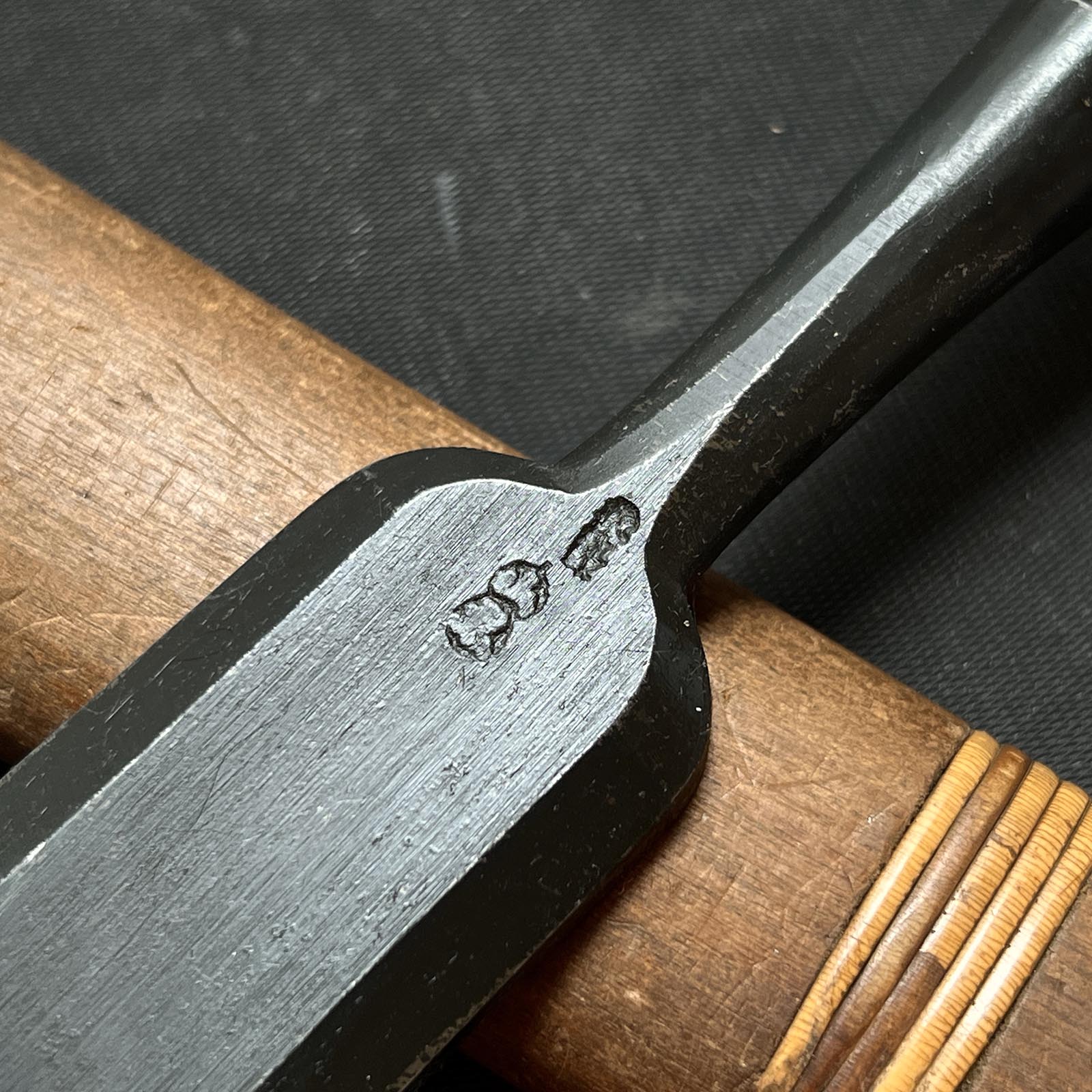 Old stock Yamahiro Bench chisels by Okayama Takeshi 掘出し物 岡山猛作 山弘 追入鑿 30mm